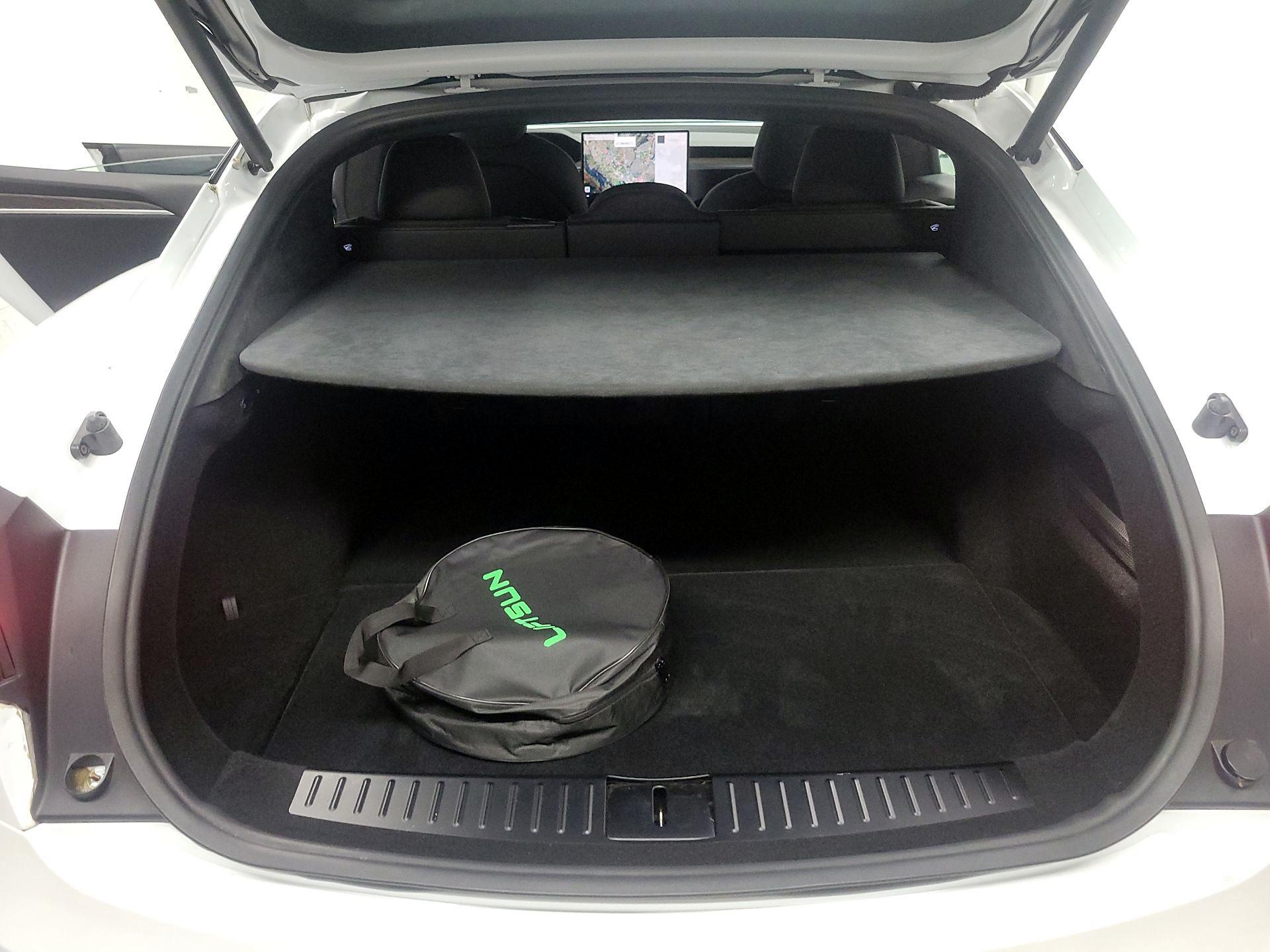 Thumbnail: 2022 Tesla Model S - 19