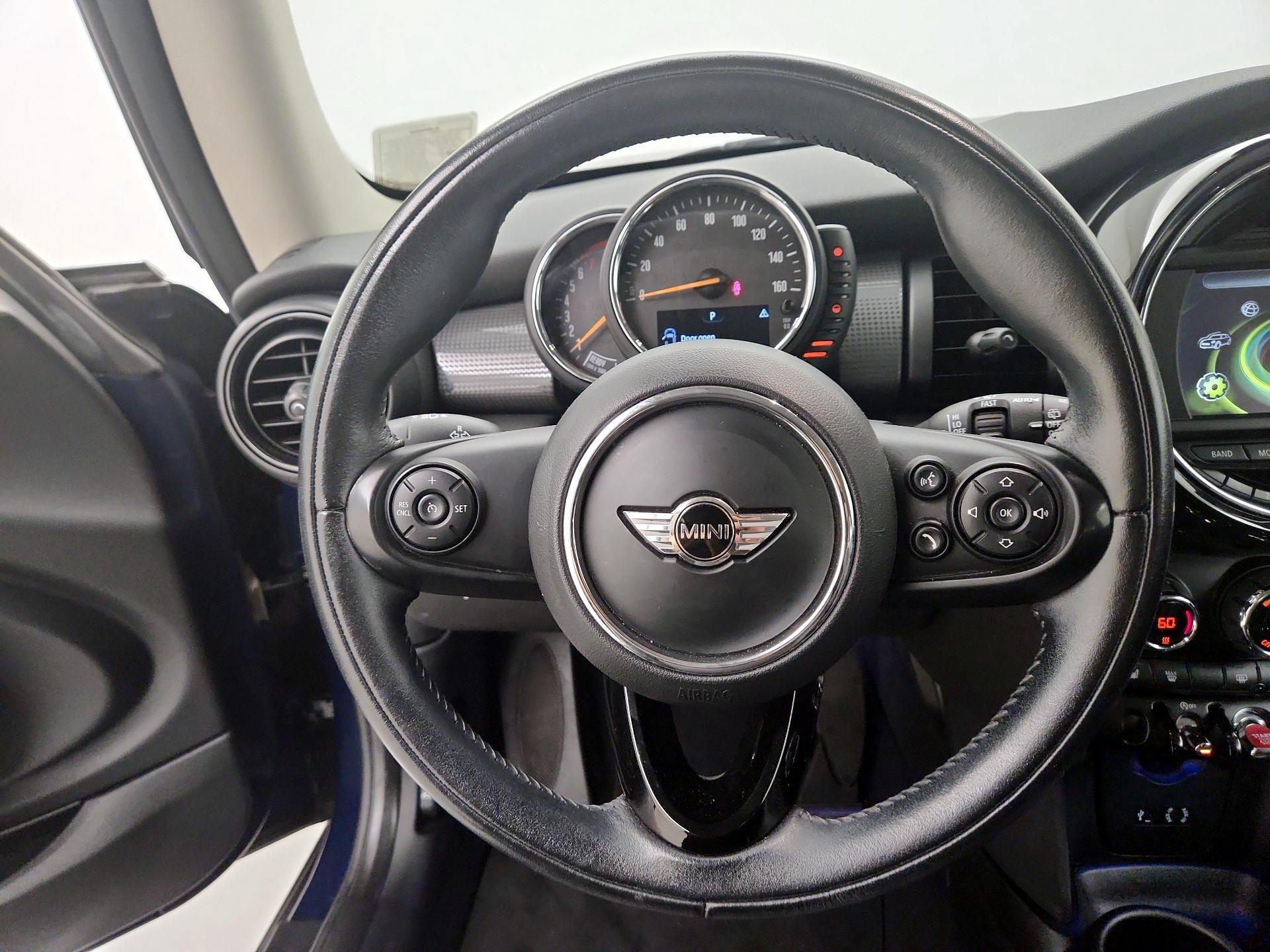 Thumbnail: 2016 MINI Cooper Hardtop - 10