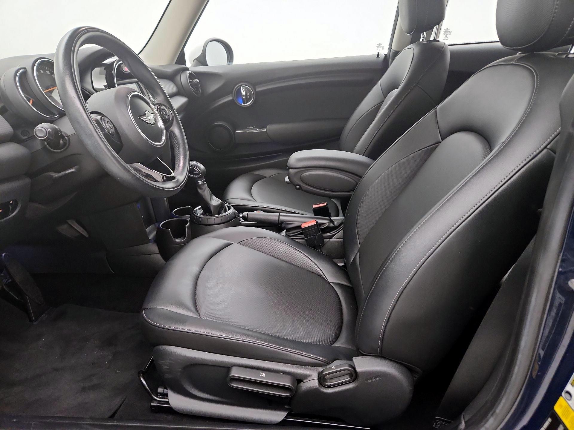 Thumbnail: 2016 MINI Cooper Hardtop - 11