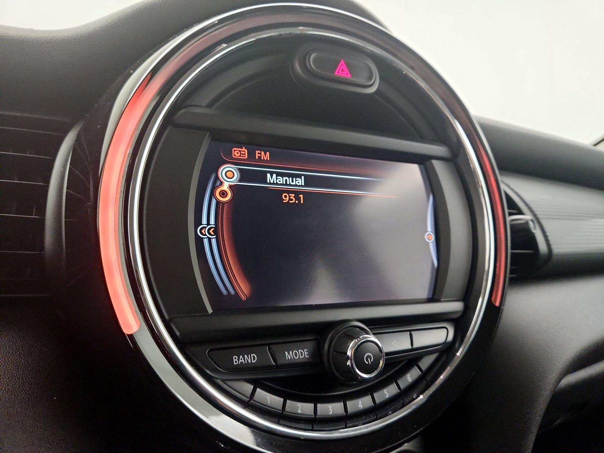 Thumbnail: 2016 MINI Cooper Hardtop - 15