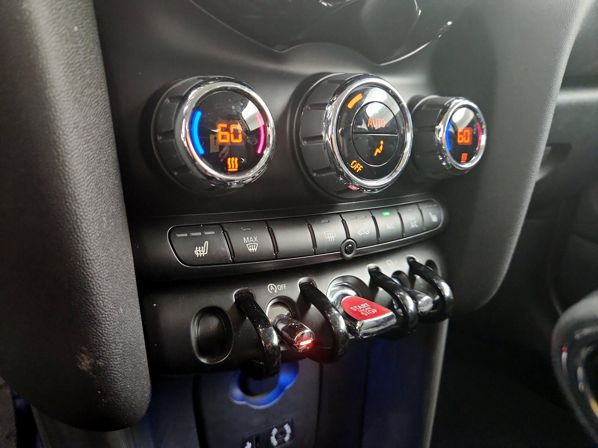 Thumbnail: 2016 MINI Cooper Hardtop - 16