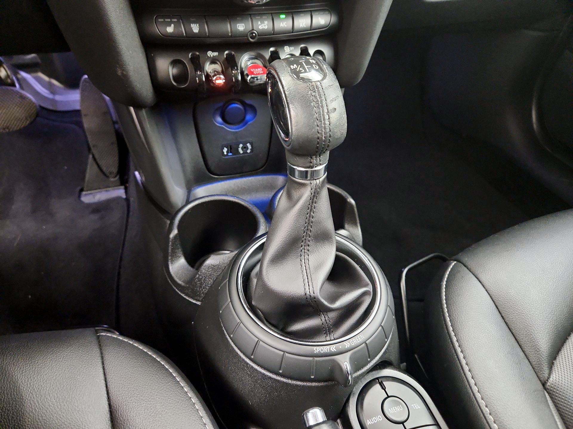 Thumbnail: 2016 MINI Cooper Hardtop - 17
