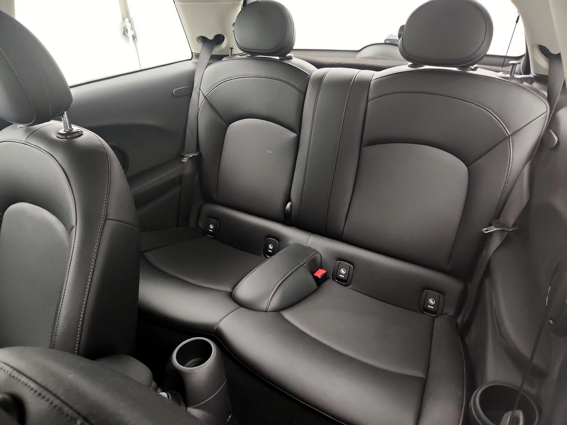 Thumbnail: 2016 MINI Cooper Hardtop - 19