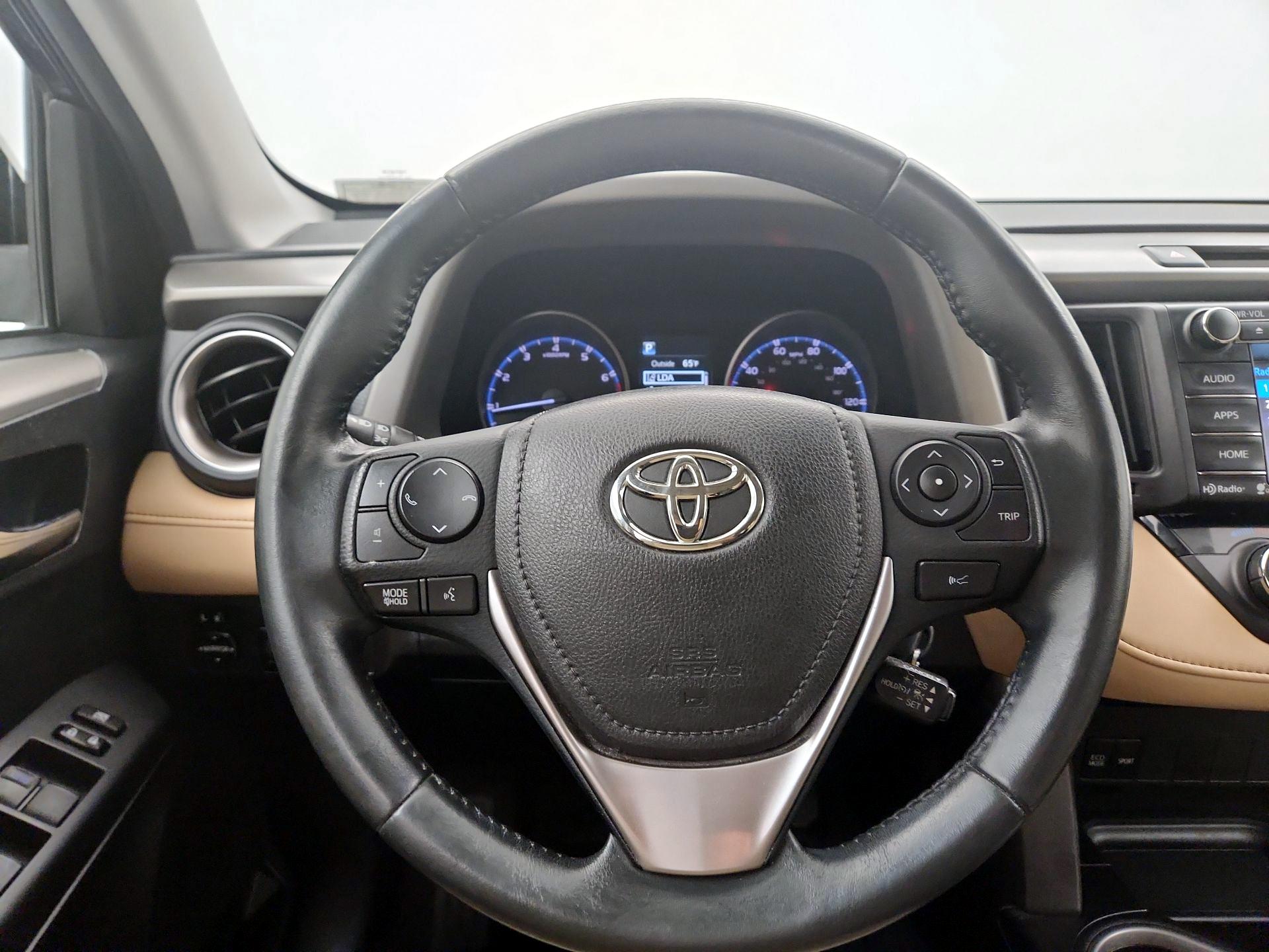 Thumbnail: 2017 Toyota RAV4 - 10