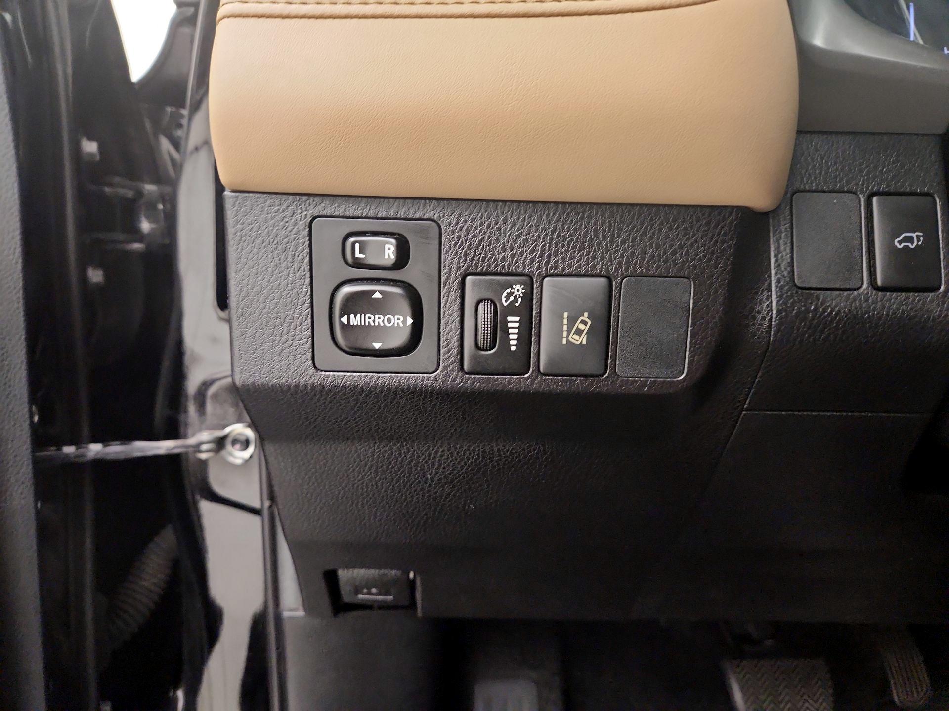 Thumbnail: 2017 Toyota RAV4 - 13