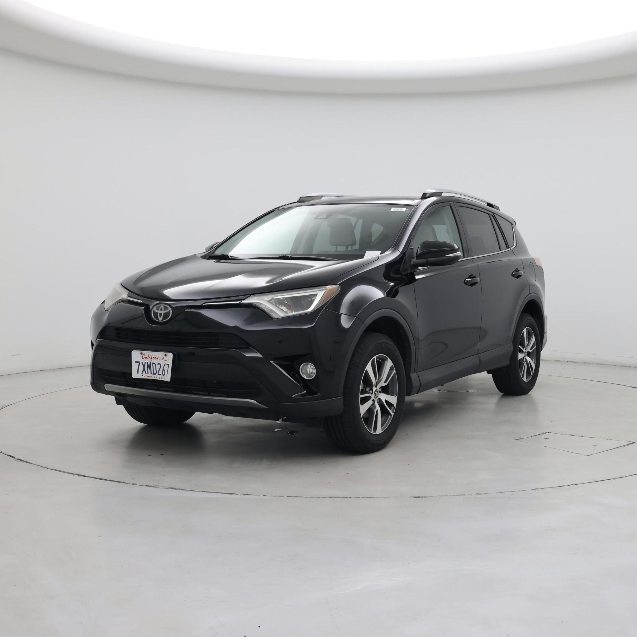 Thumbnail: 2017 Toyota RAV4 - 4