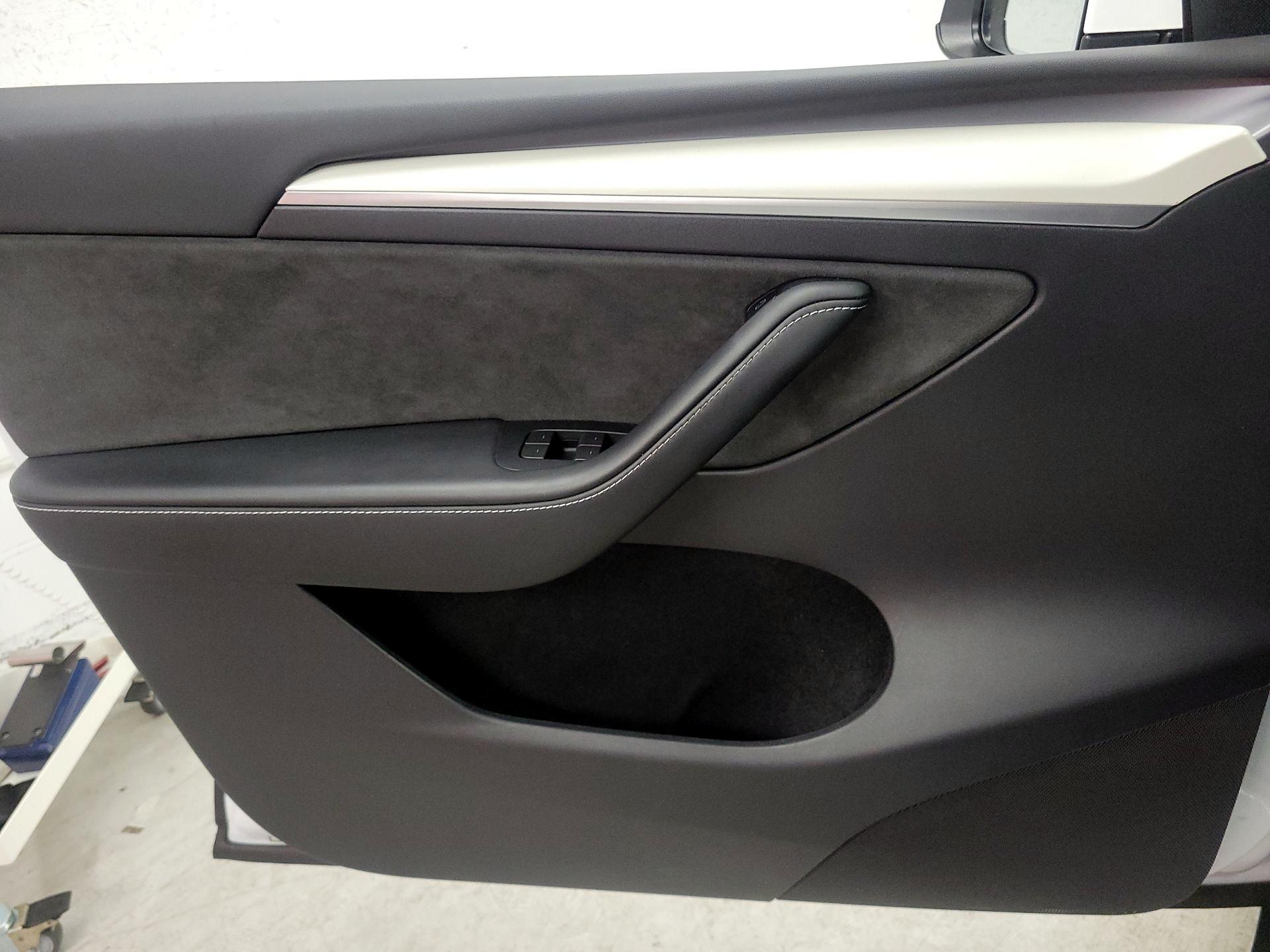 Thumbnail: 2023 Tesla Model Y - 12
