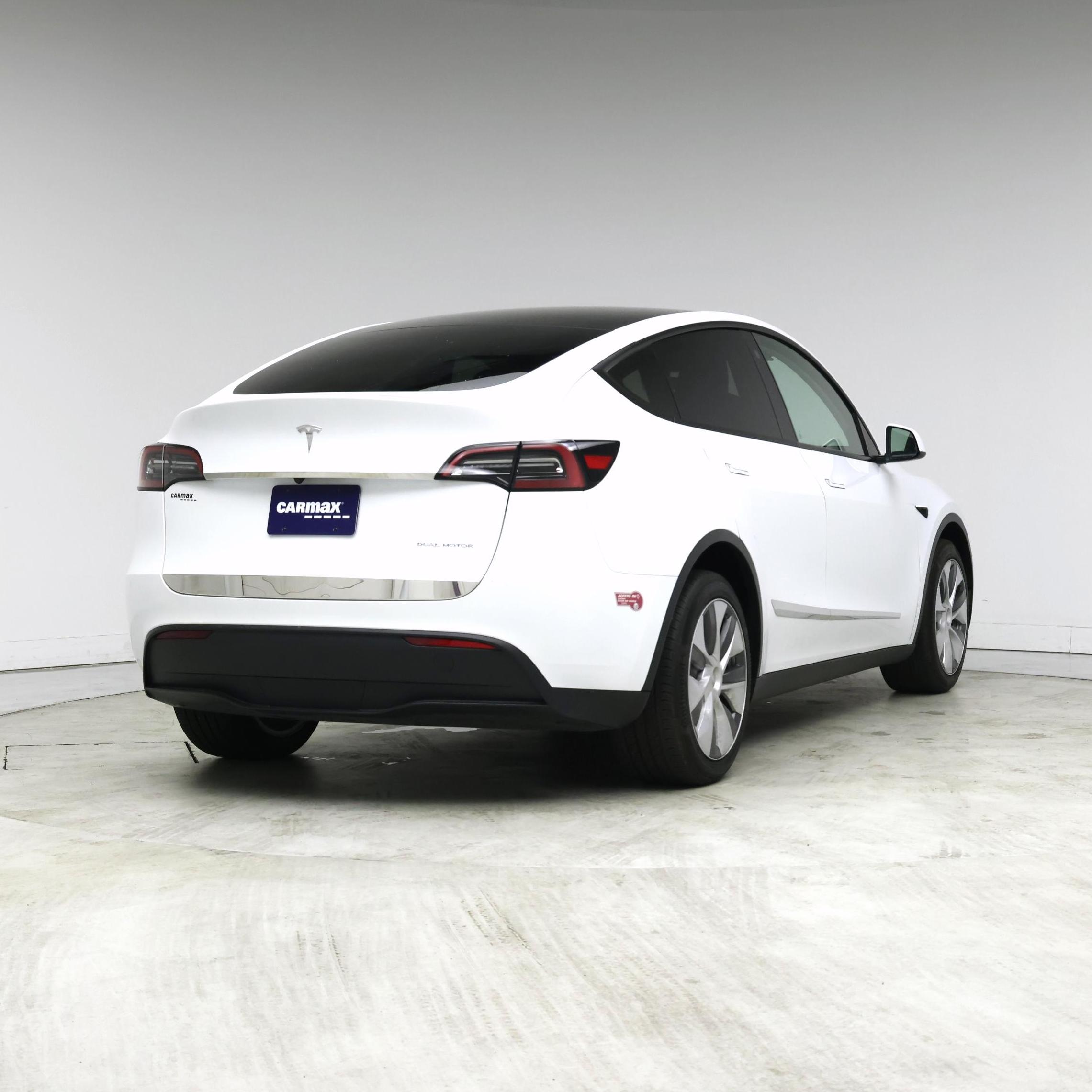 Thumbnail: 2023 Tesla Model Y - 8