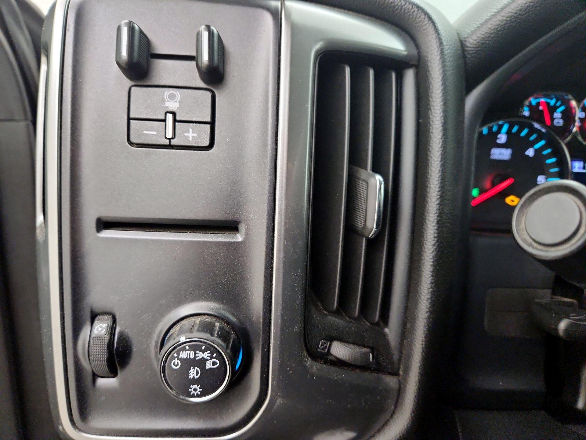 Thumbnail: 2017 Chevrolet Silverado 1500 - 13
