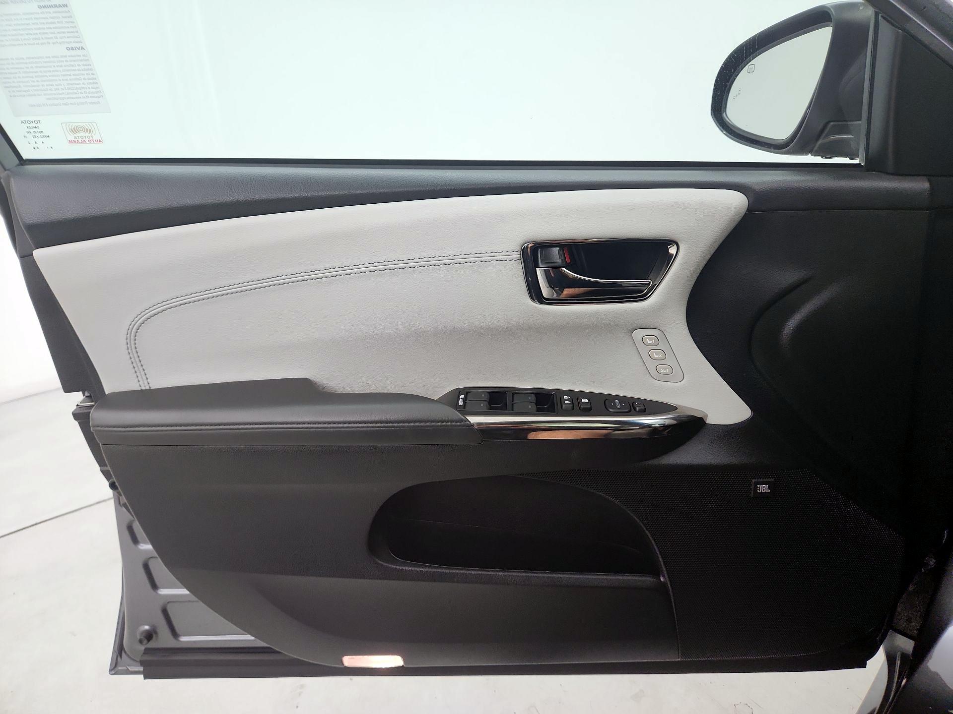 Thumbnail: 2016 Toyota Avalon - 12