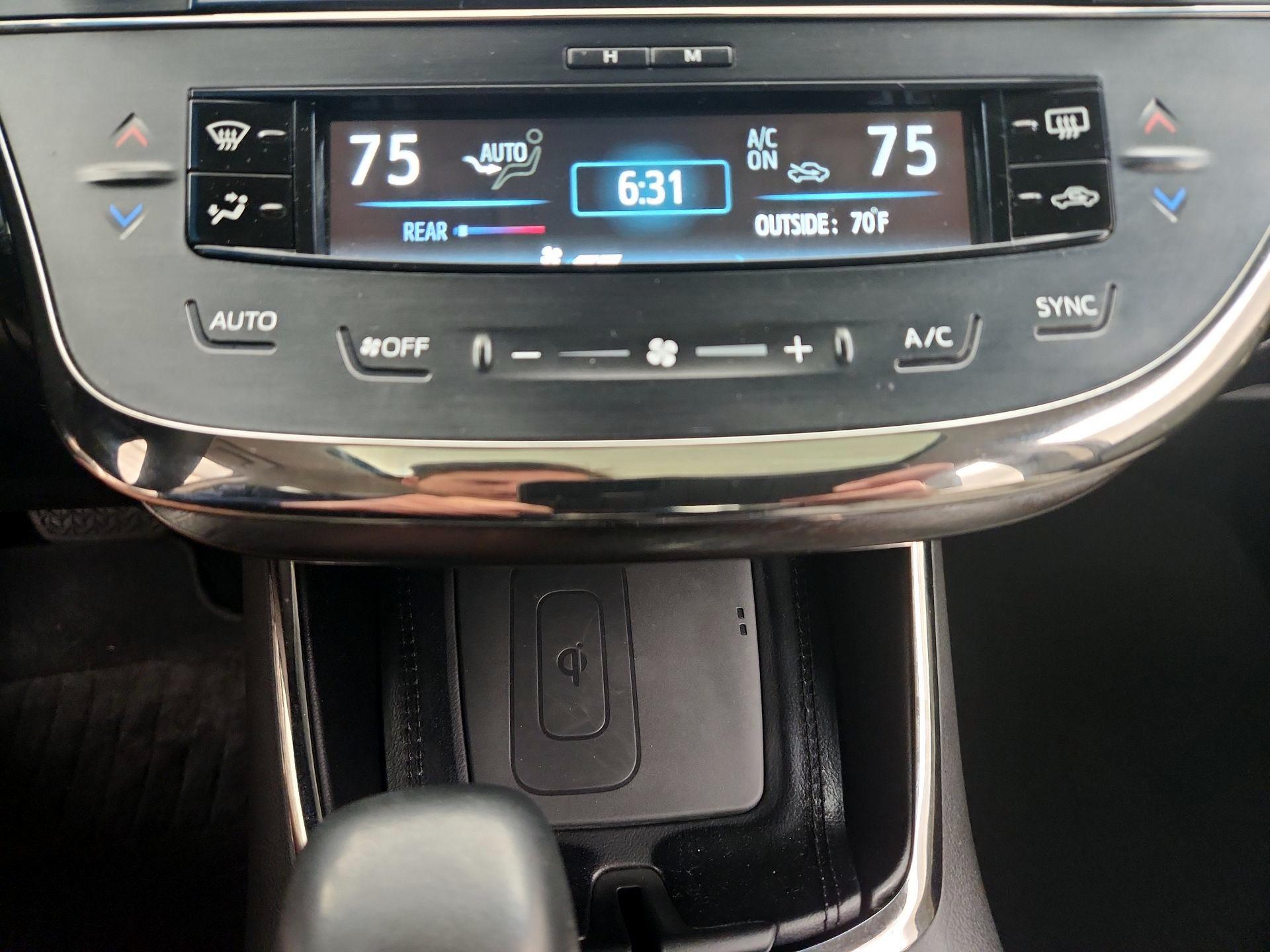Thumbnail: 2016 Toyota Avalon - 16