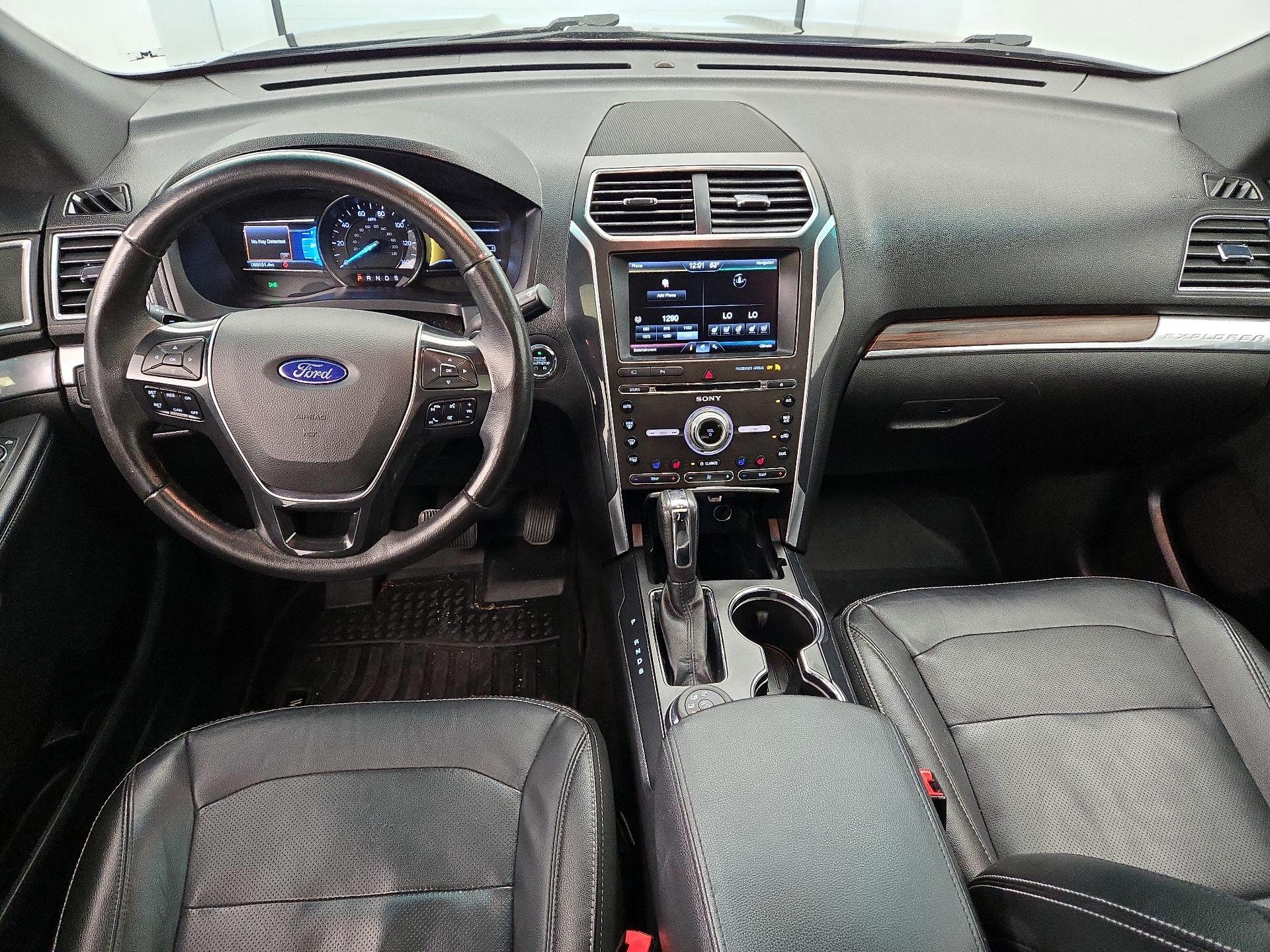 Thumbnail: 2016 Ford Explorer - 9
