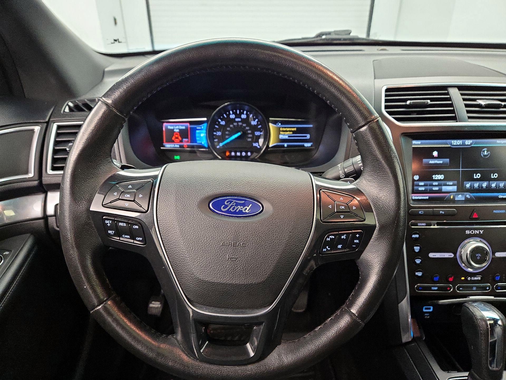 Thumbnail: 2016 Ford Explorer - 10