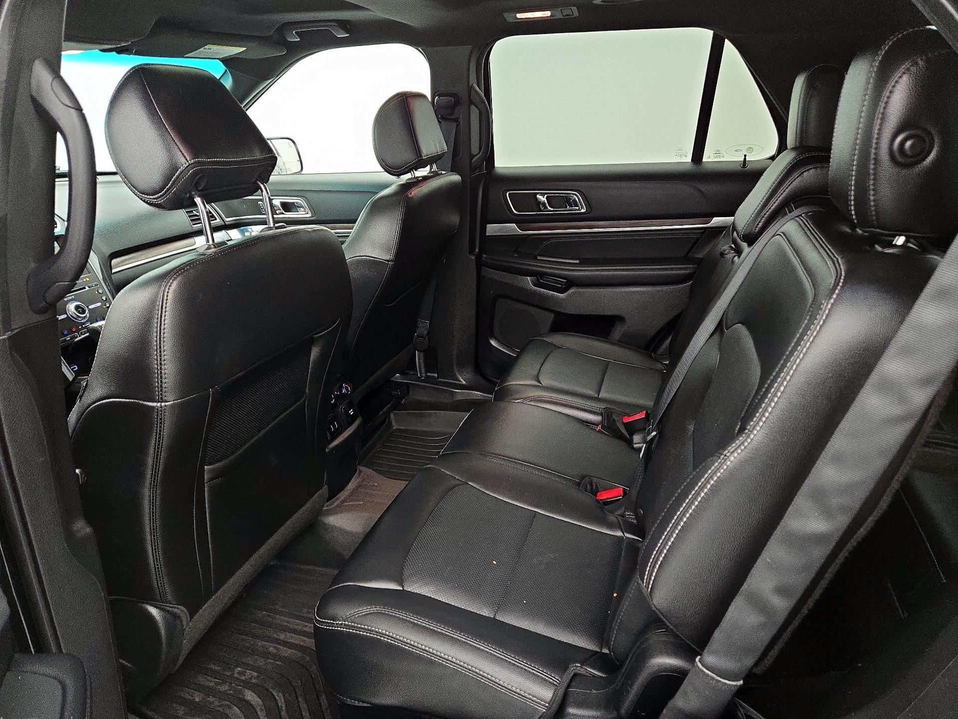 Thumbnail: 2016 Ford Explorer - 20