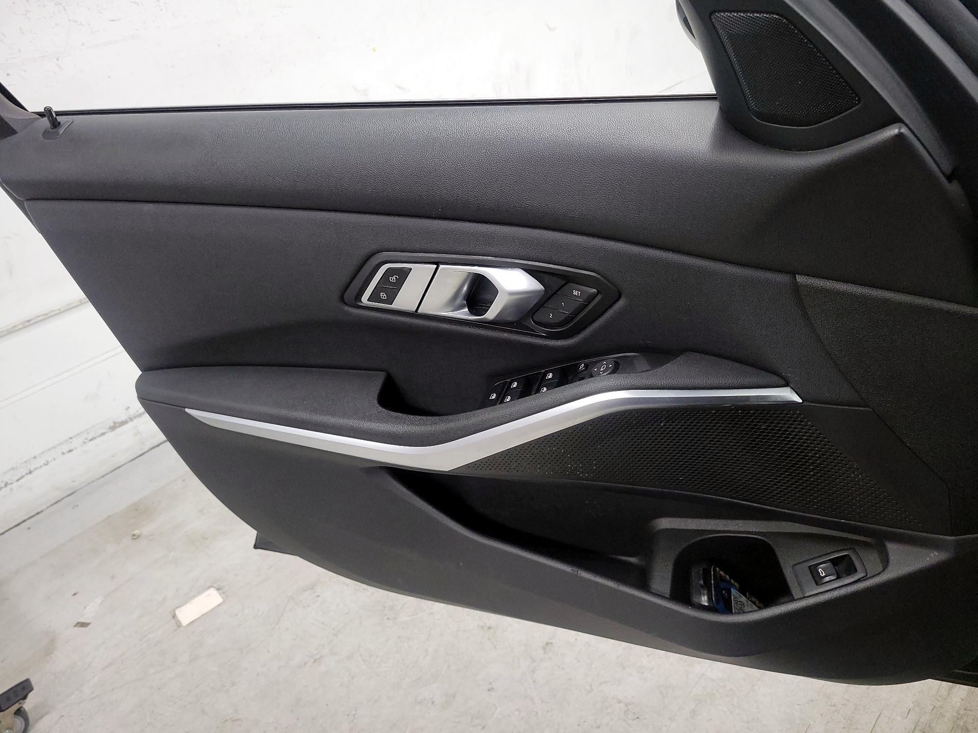 Thumbnail: 2019 BMW 3 Series - 12