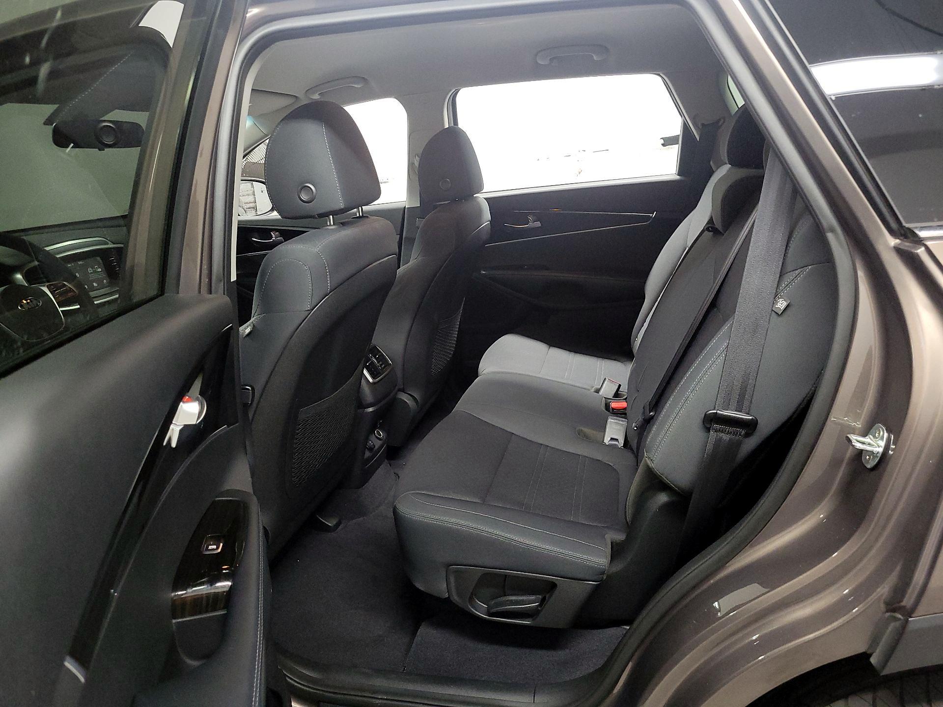 Thumbnail: 2020 Kia Sorento - 18