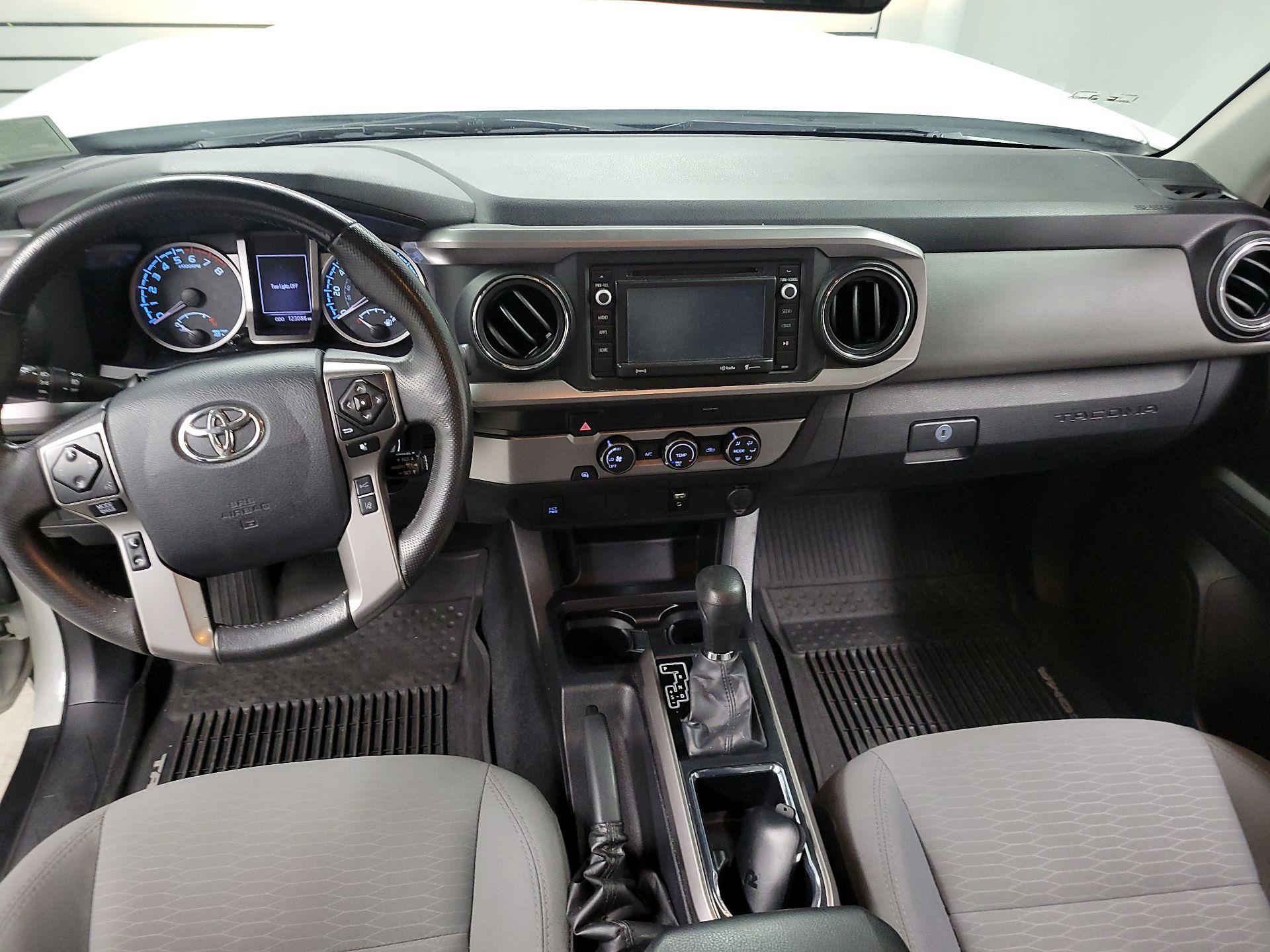 Thumbnail: 2019 Toyota Tacoma - 9