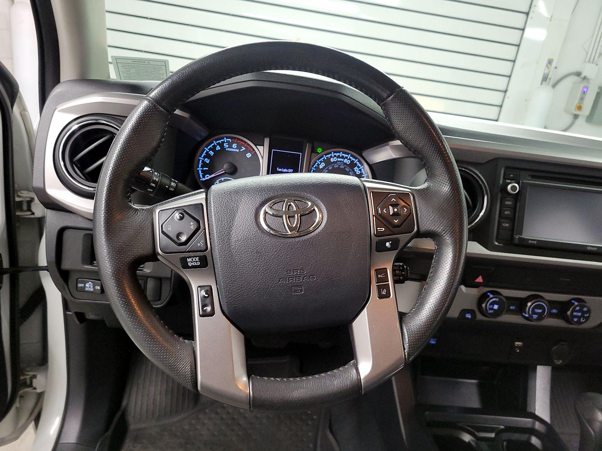Thumbnail: 2019 Toyota Tacoma - 10