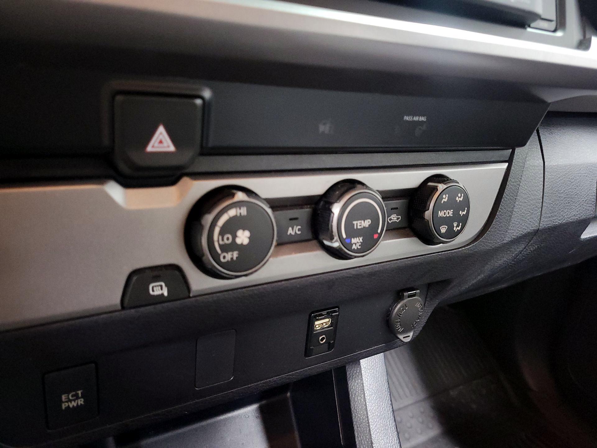Thumbnail: 2019 Toyota Tacoma - 15