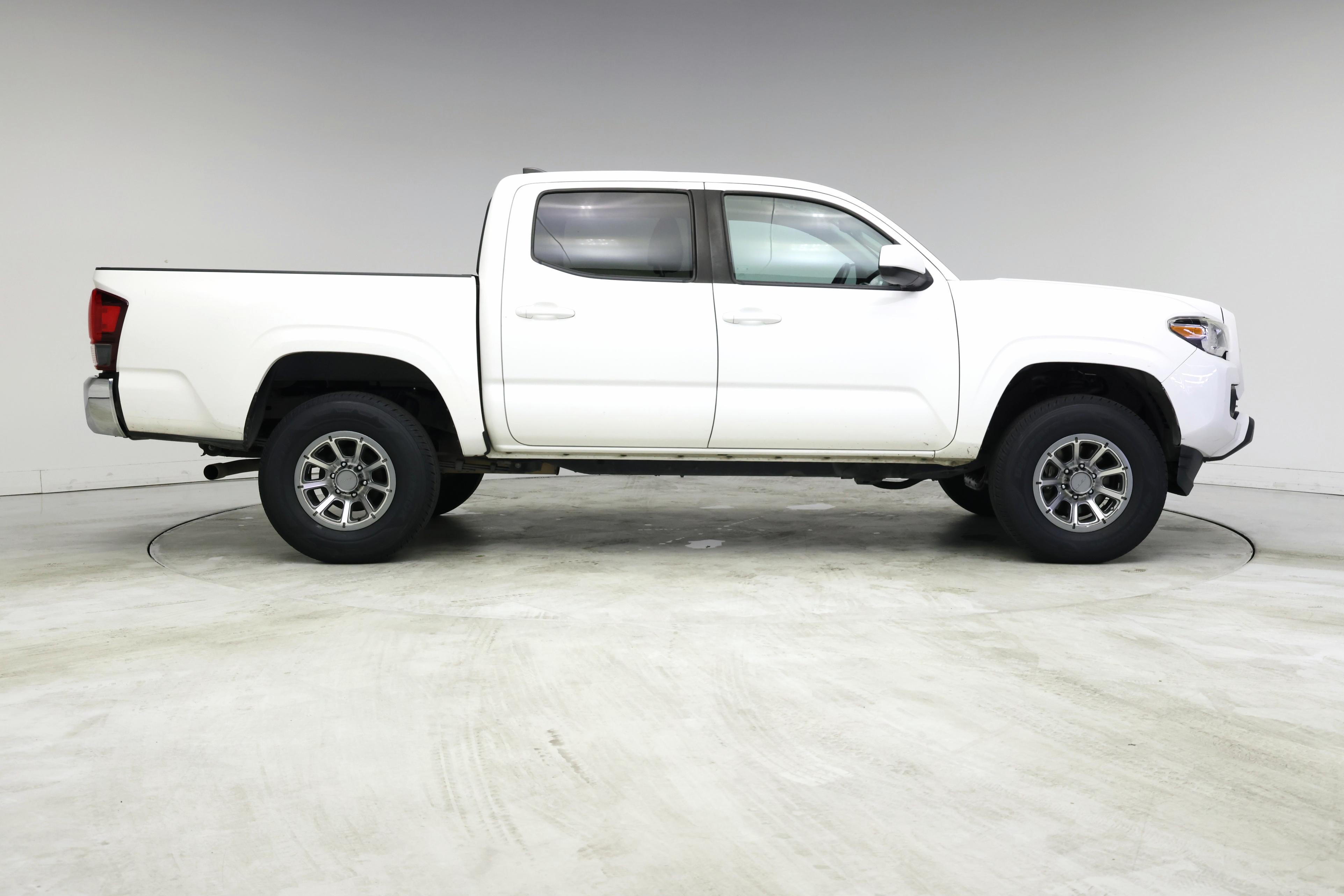 Thumbnail: 2019 Toyota Tacoma - 7