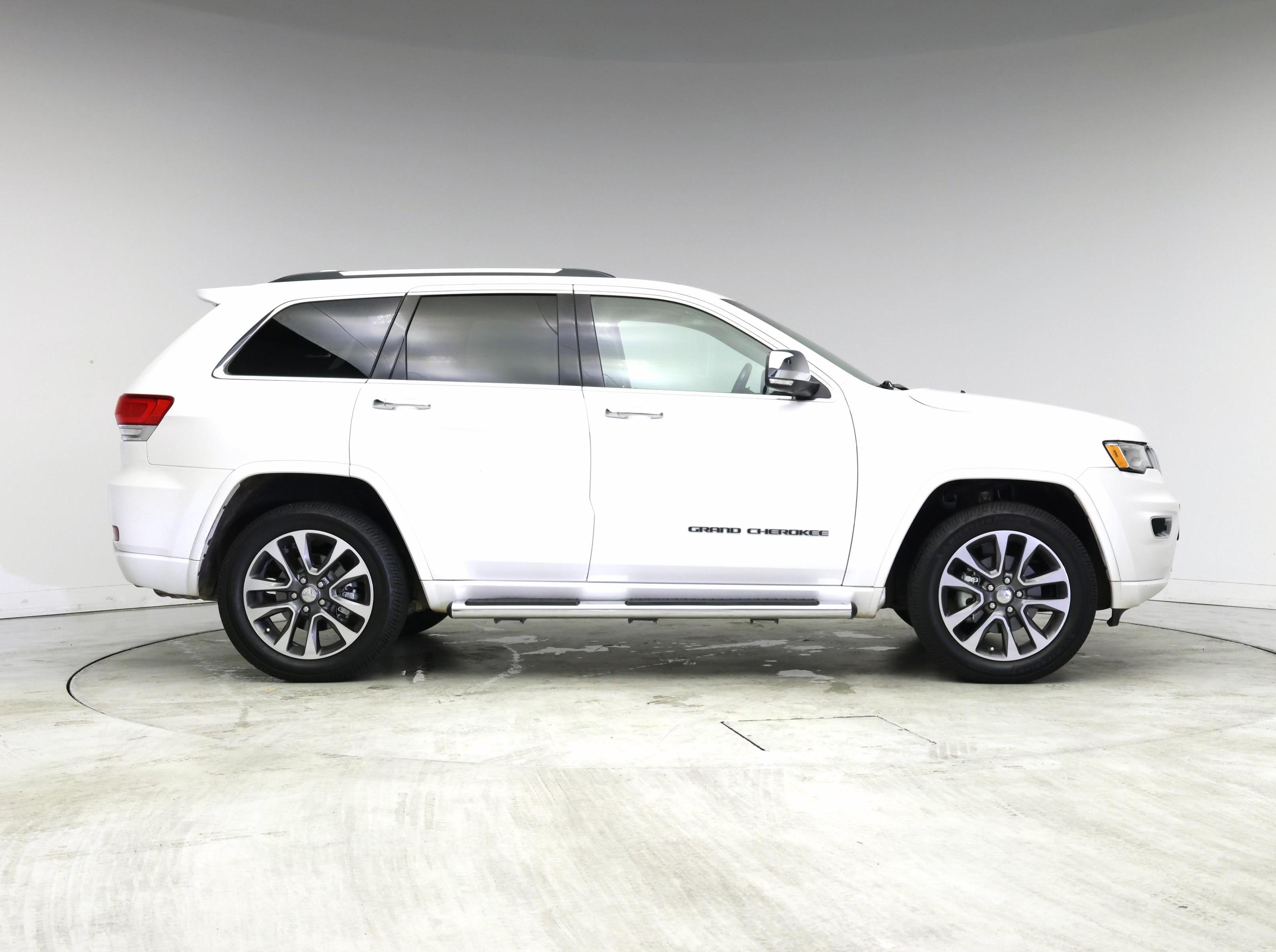 Thumbnail: 2017 Jeep Grand Cherokee - 7
