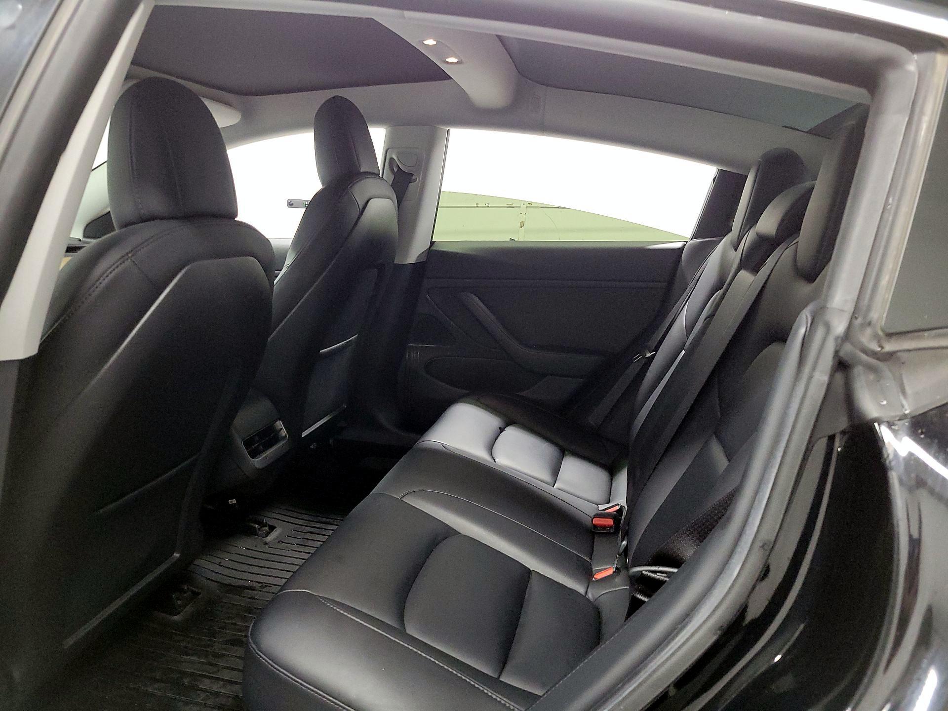 Thumbnail: 2020 Tesla Model 3 - 17
