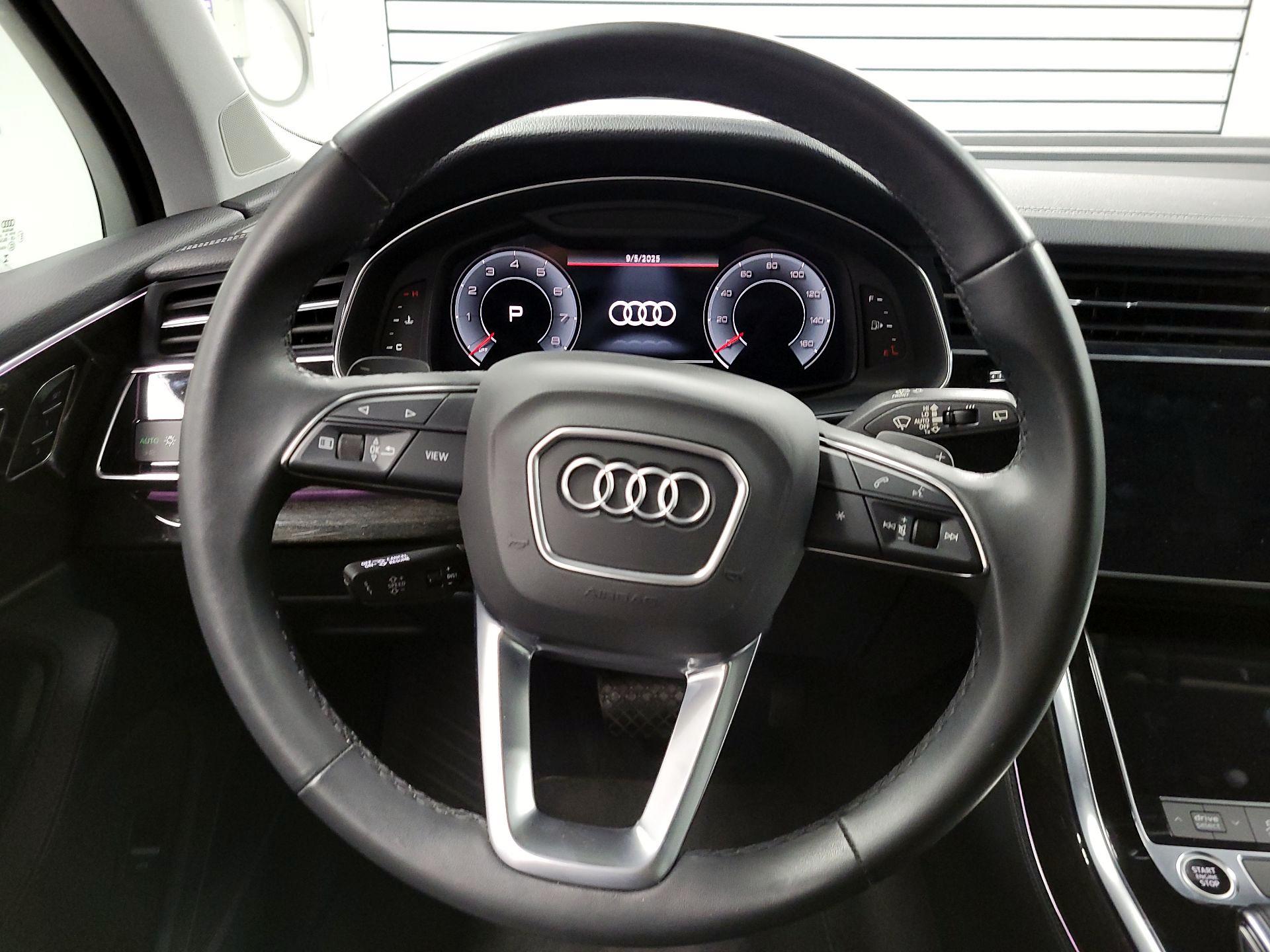 Thumbnail: 2023 Audi Q7 - 10