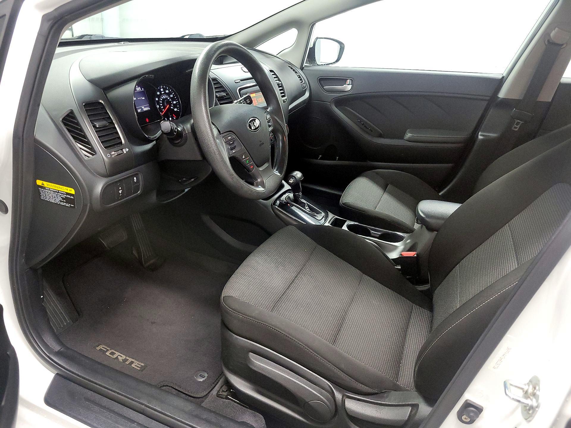 Thumbnail: 2017 Kia Forte - 11