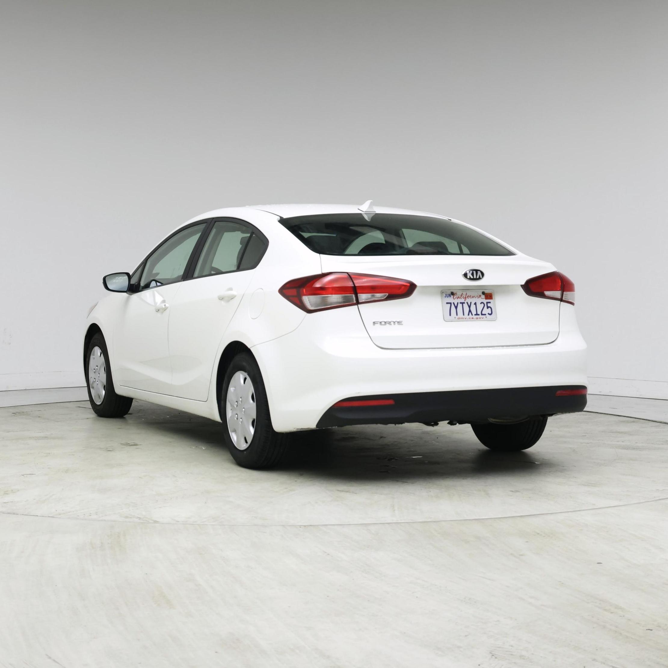 Thumbnail: 2017 Kia Forte - 2