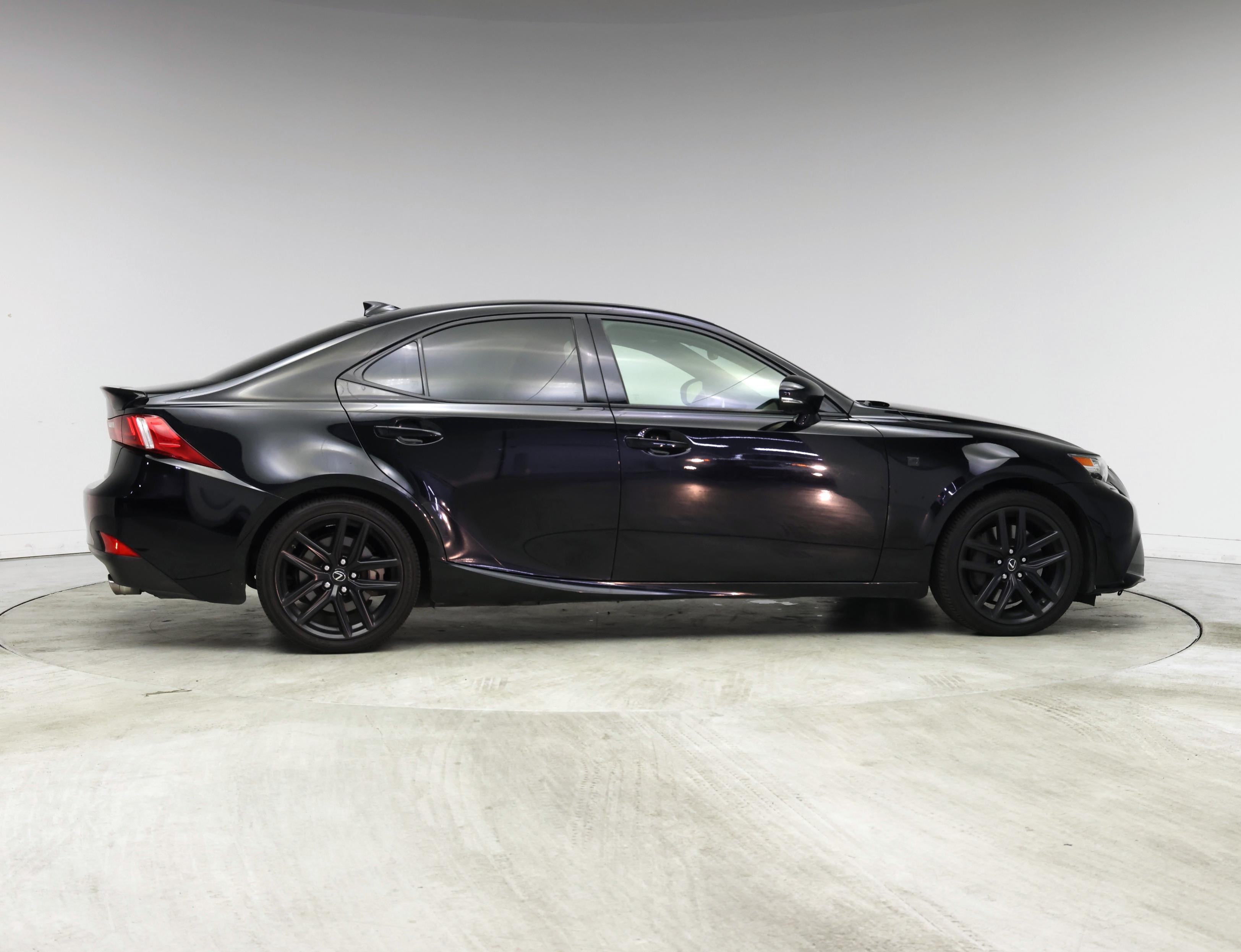 Thumbnail: 2016 Lexus IS - 7
