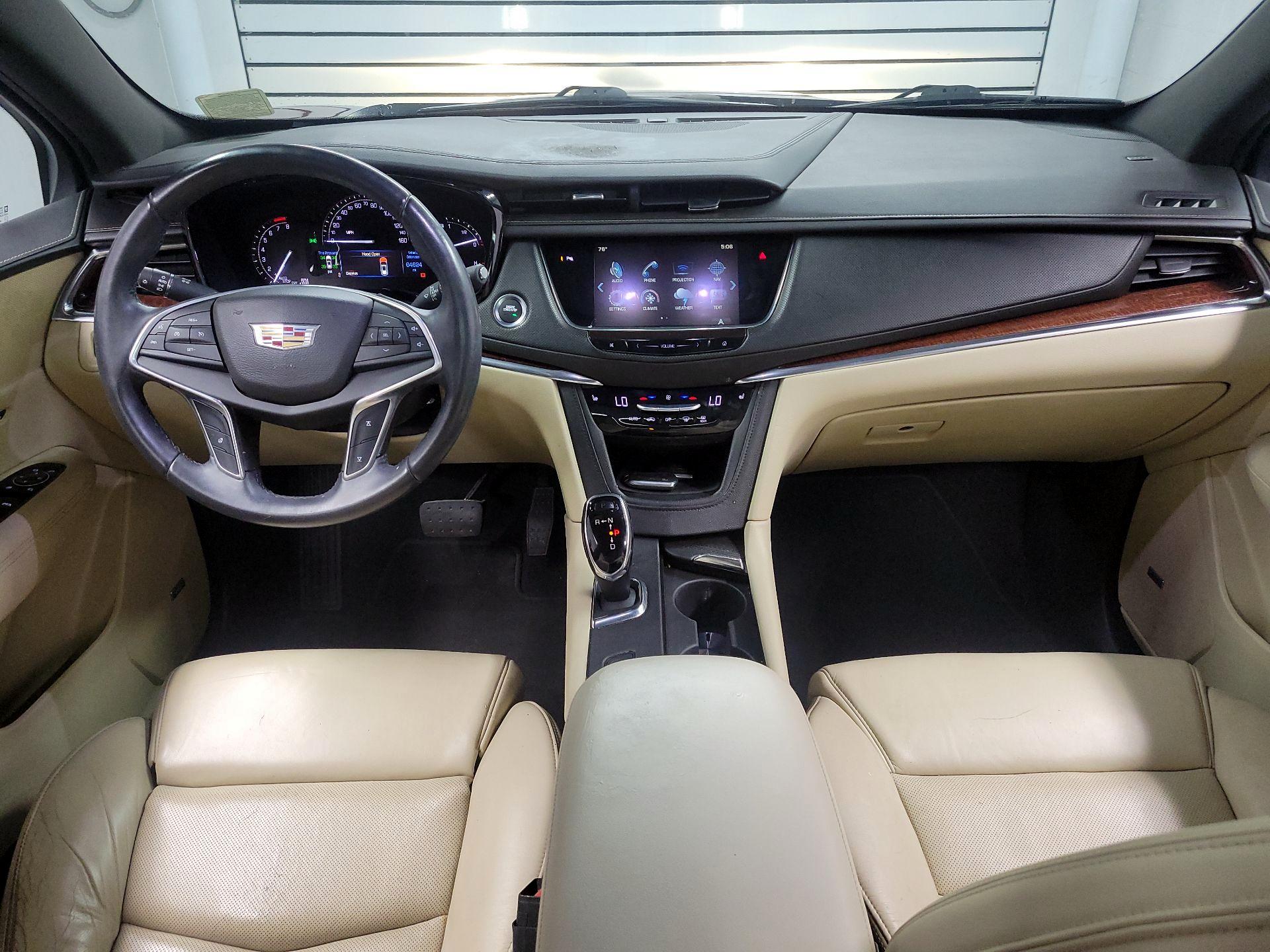 Thumbnail: 2017 Cadillac XT5 - 9