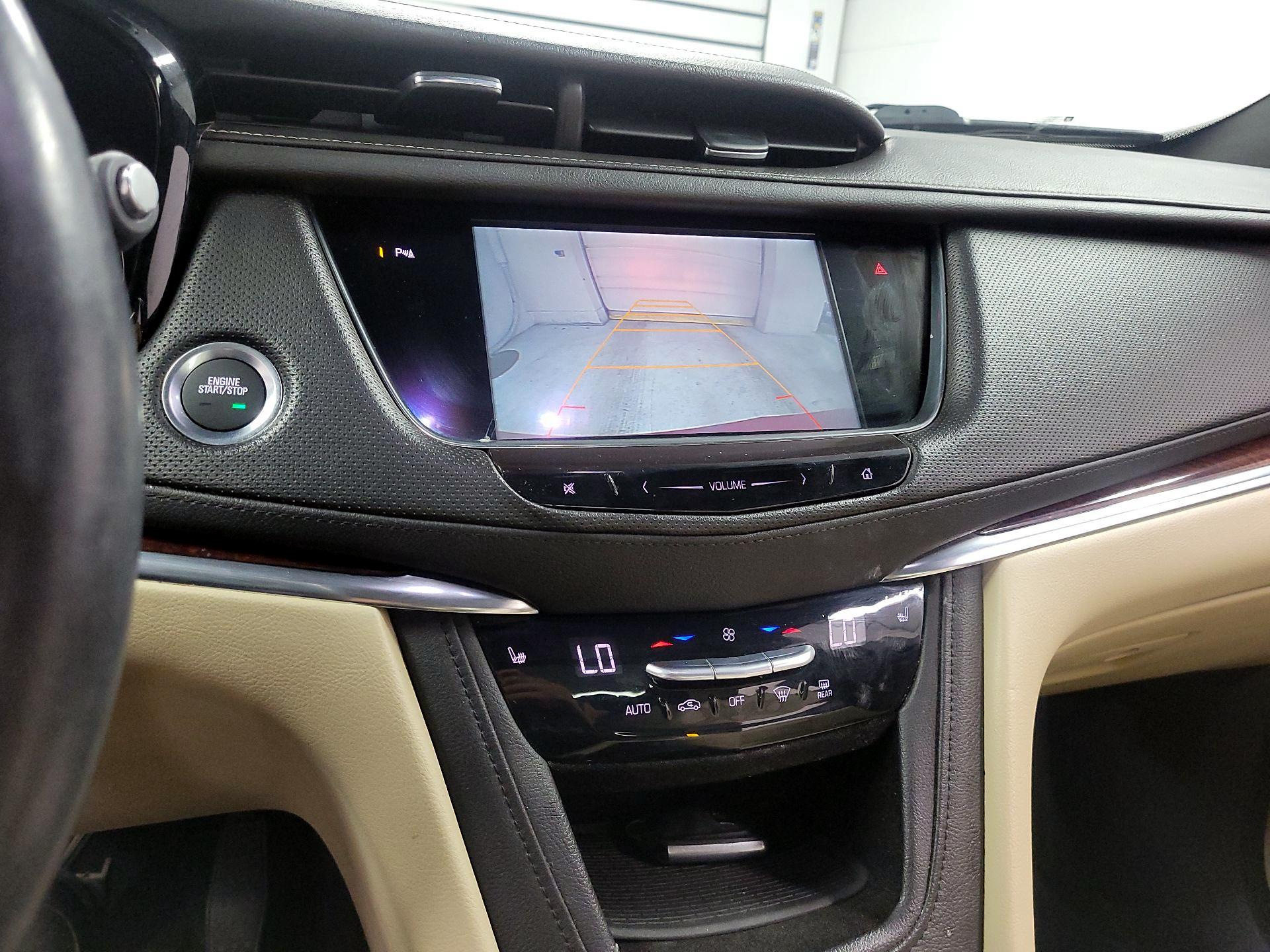Thumbnail: 2017 Cadillac XT5 - 13