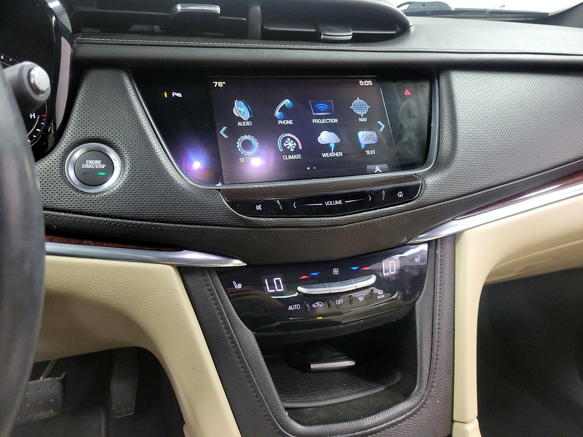 Thumbnail: 2017 Cadillac XT5 - 14