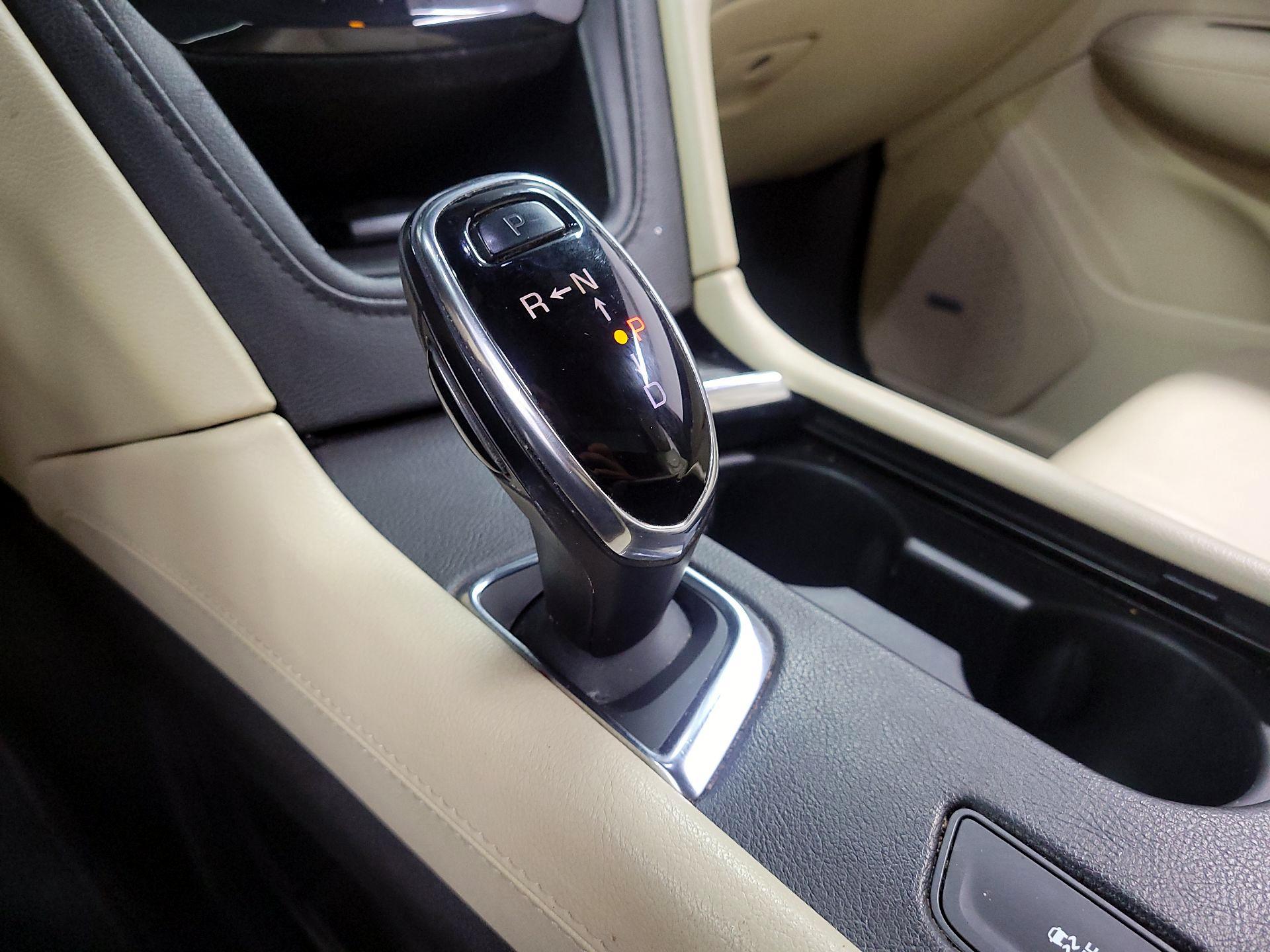Thumbnail: 2017 Cadillac XT5 - 16