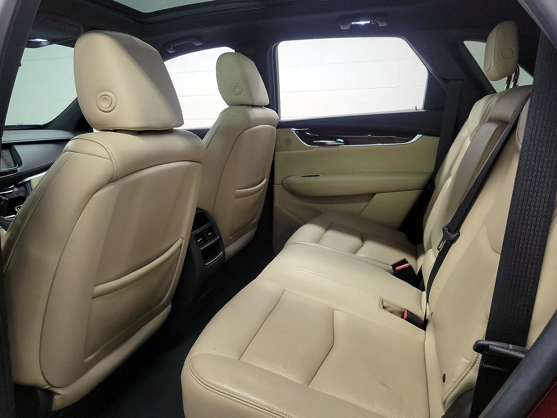 Thumbnail: 2017 Cadillac XT5 - 18
