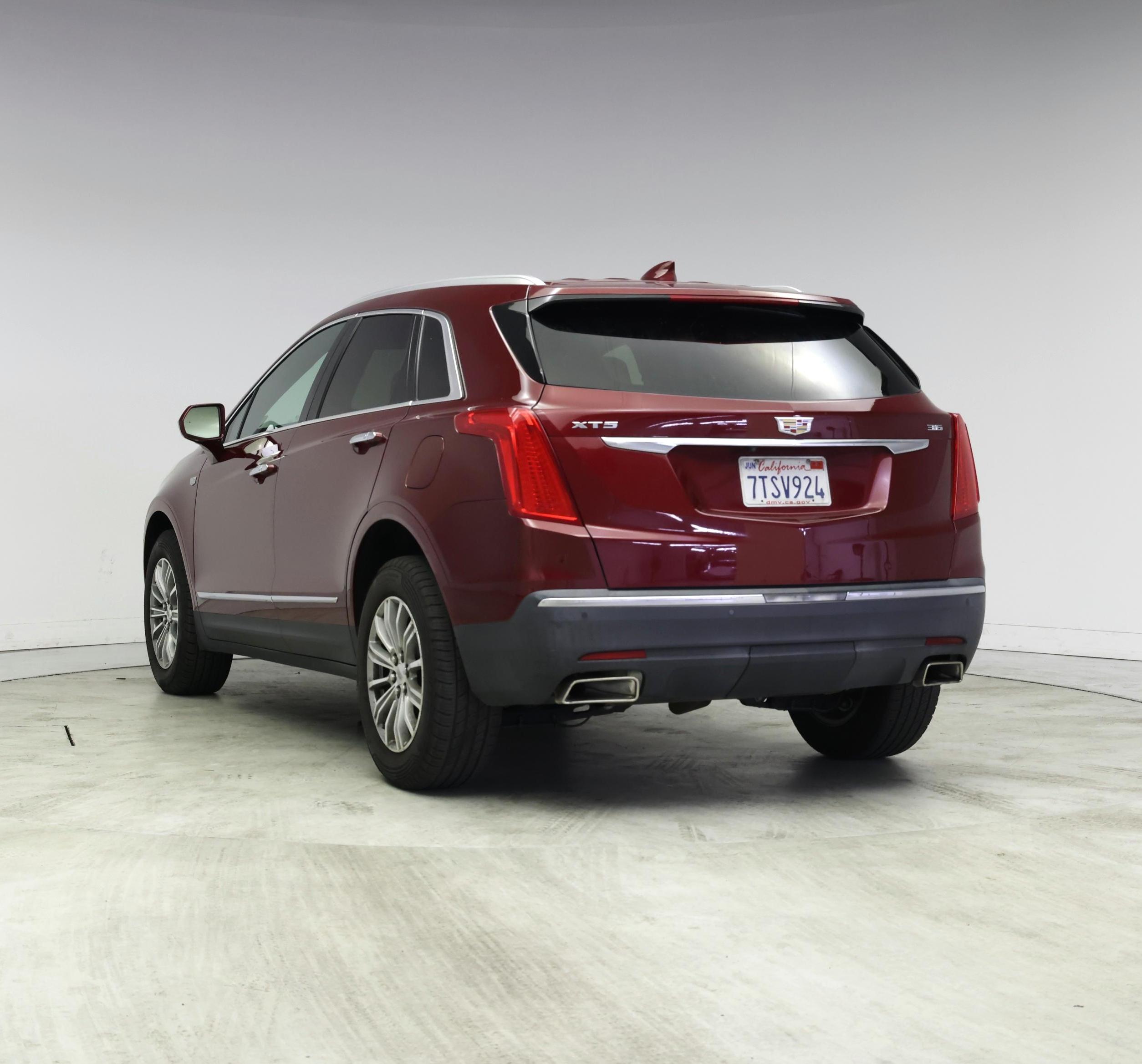 Thumbnail: 2017 Cadillac XT5 - 2