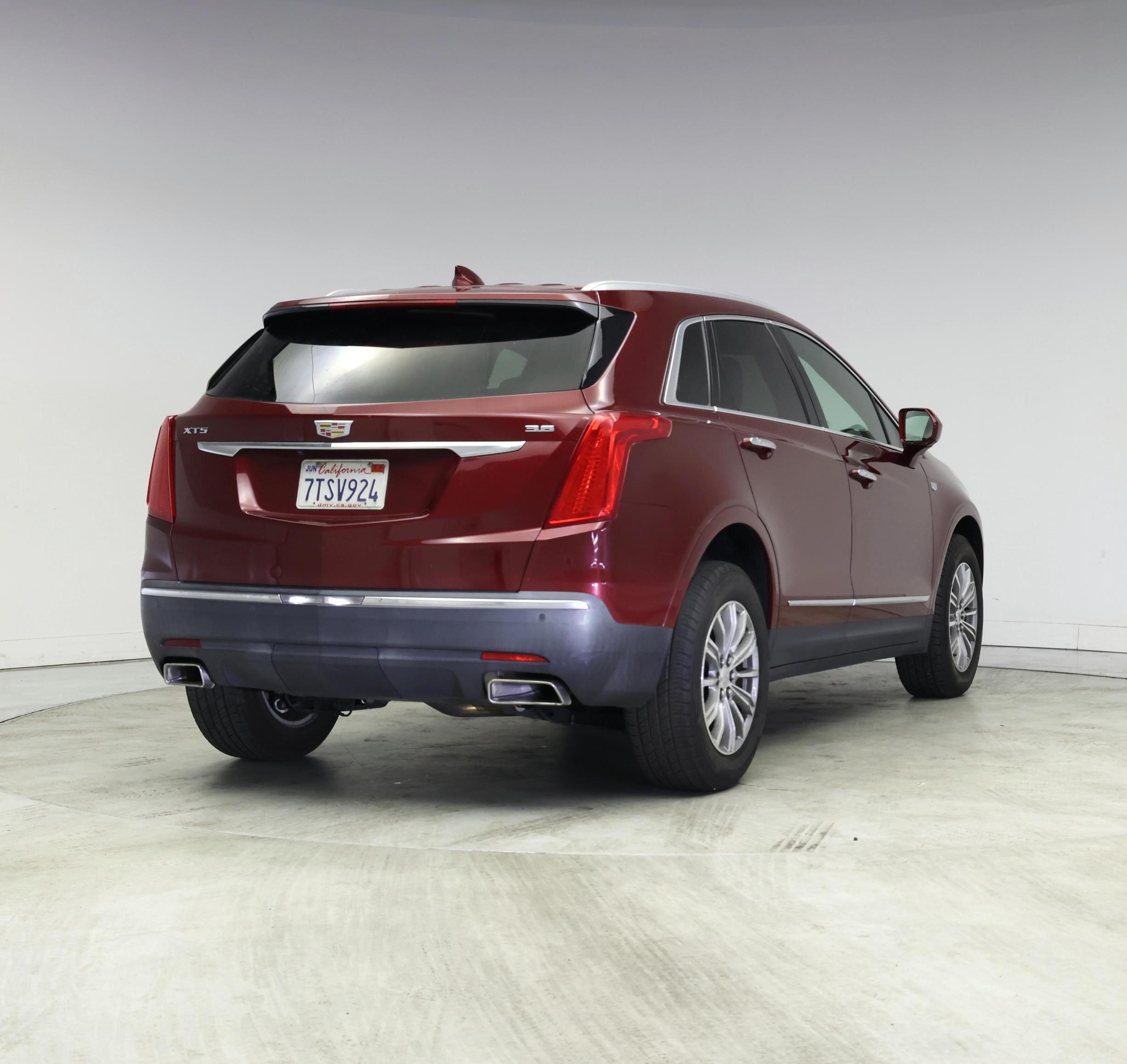 Thumbnail: 2017 Cadillac XT5 - 8