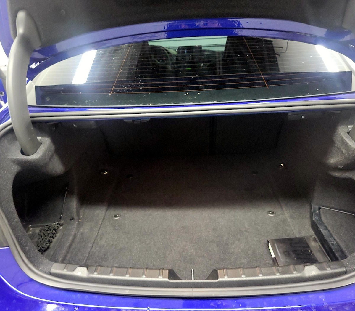 Trunk/Cargo (Seats Up)