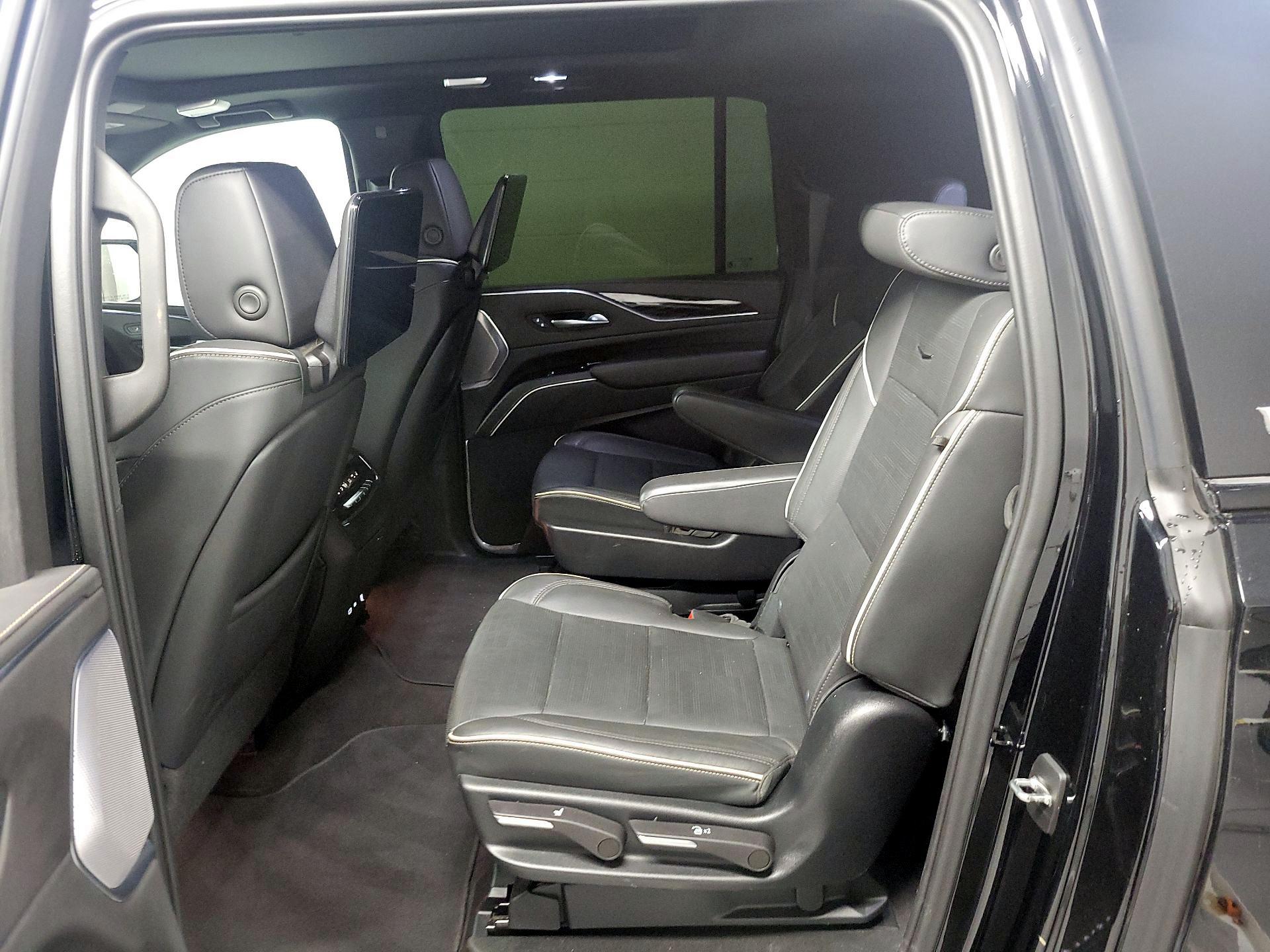 Thumbnail: 2023 Cadillac Escalade - 17