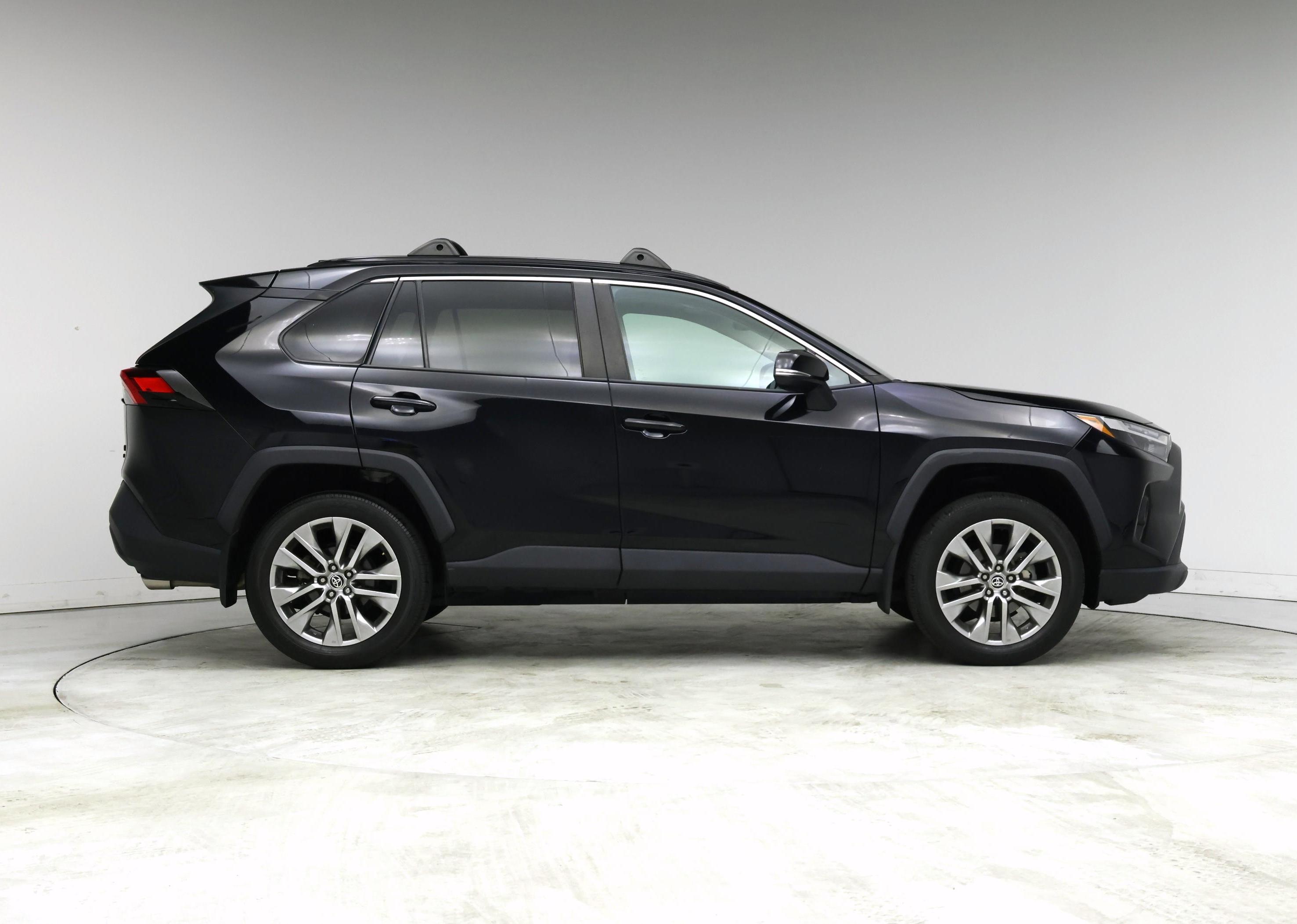 Thumbnail: 2022 Toyota RAV4 - 7