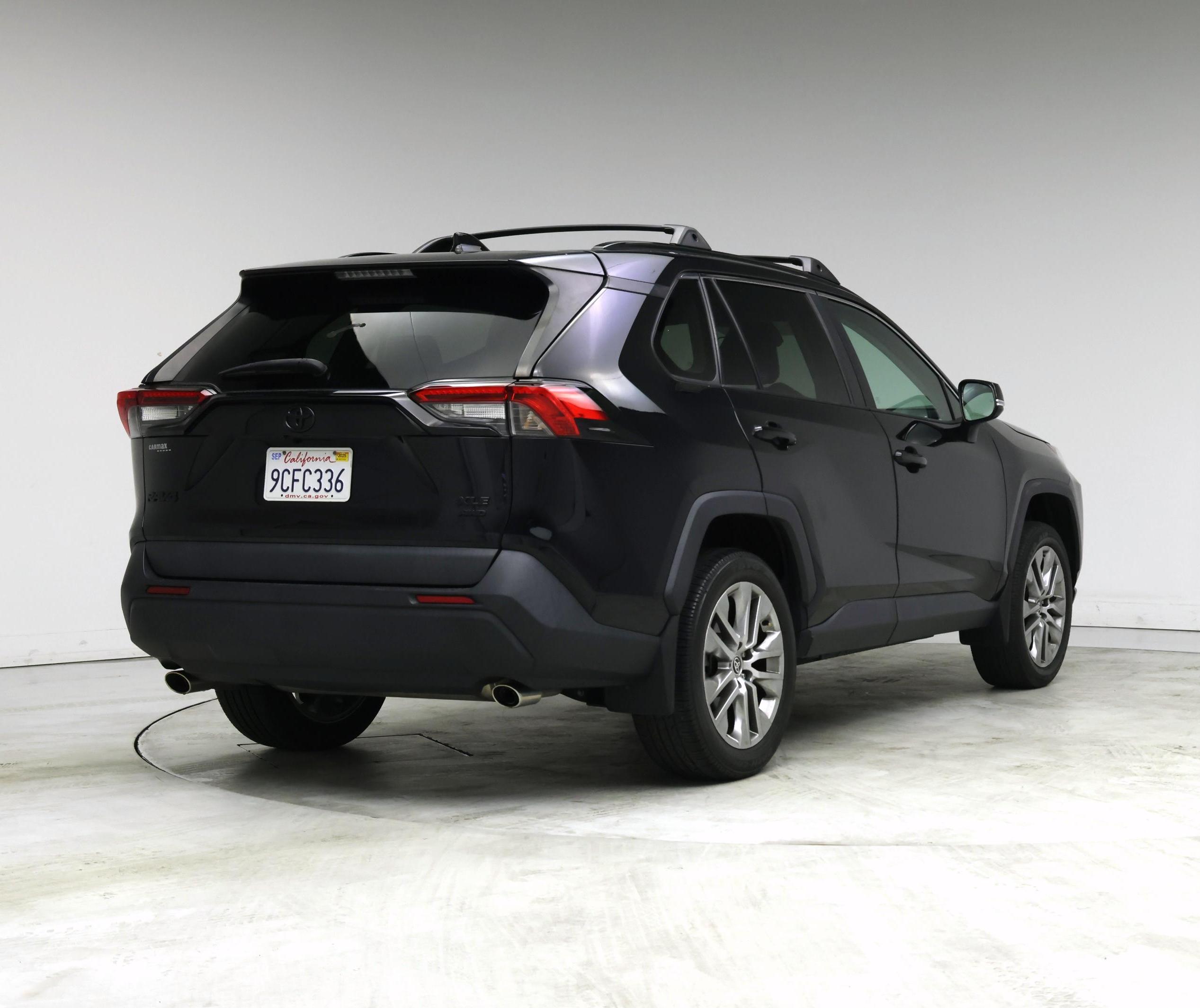 Thumbnail: 2022 Toyota RAV4 - 8