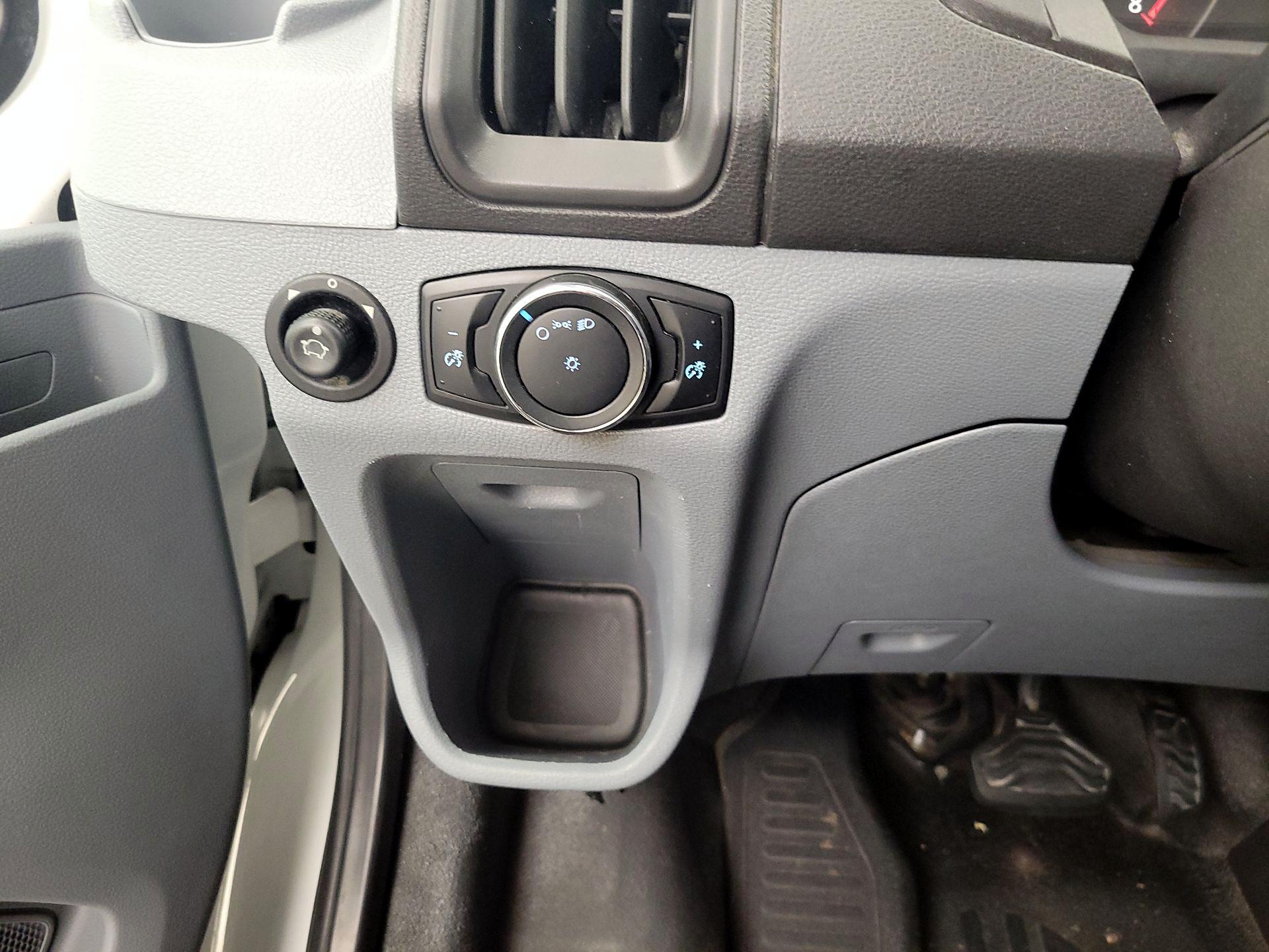 Thumbnail: 2015 Ford Transit Series - 13