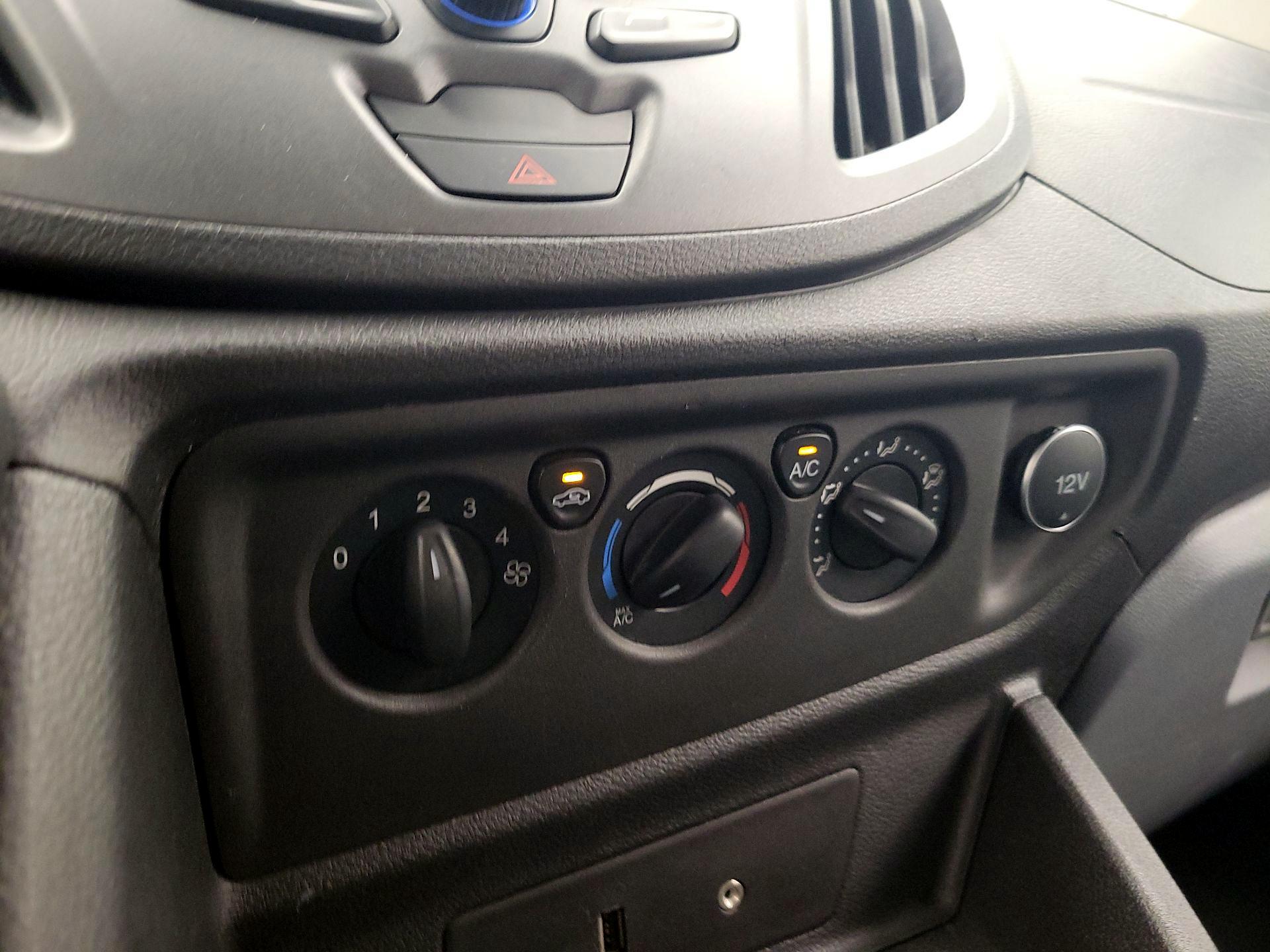 Thumbnail: 2015 Ford Transit Series - 15