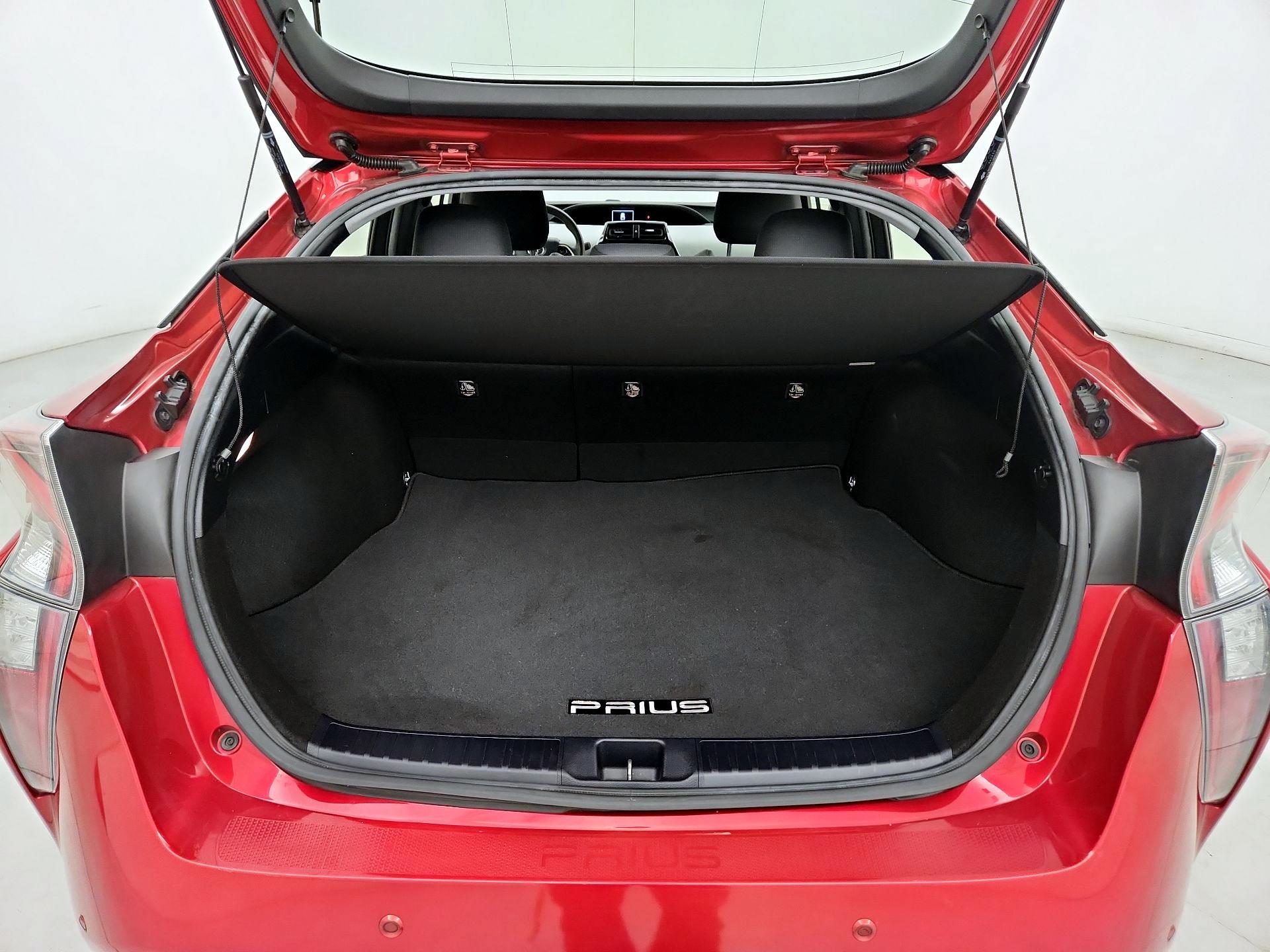 Thumbnail: 2017 Toyota Prius - 20