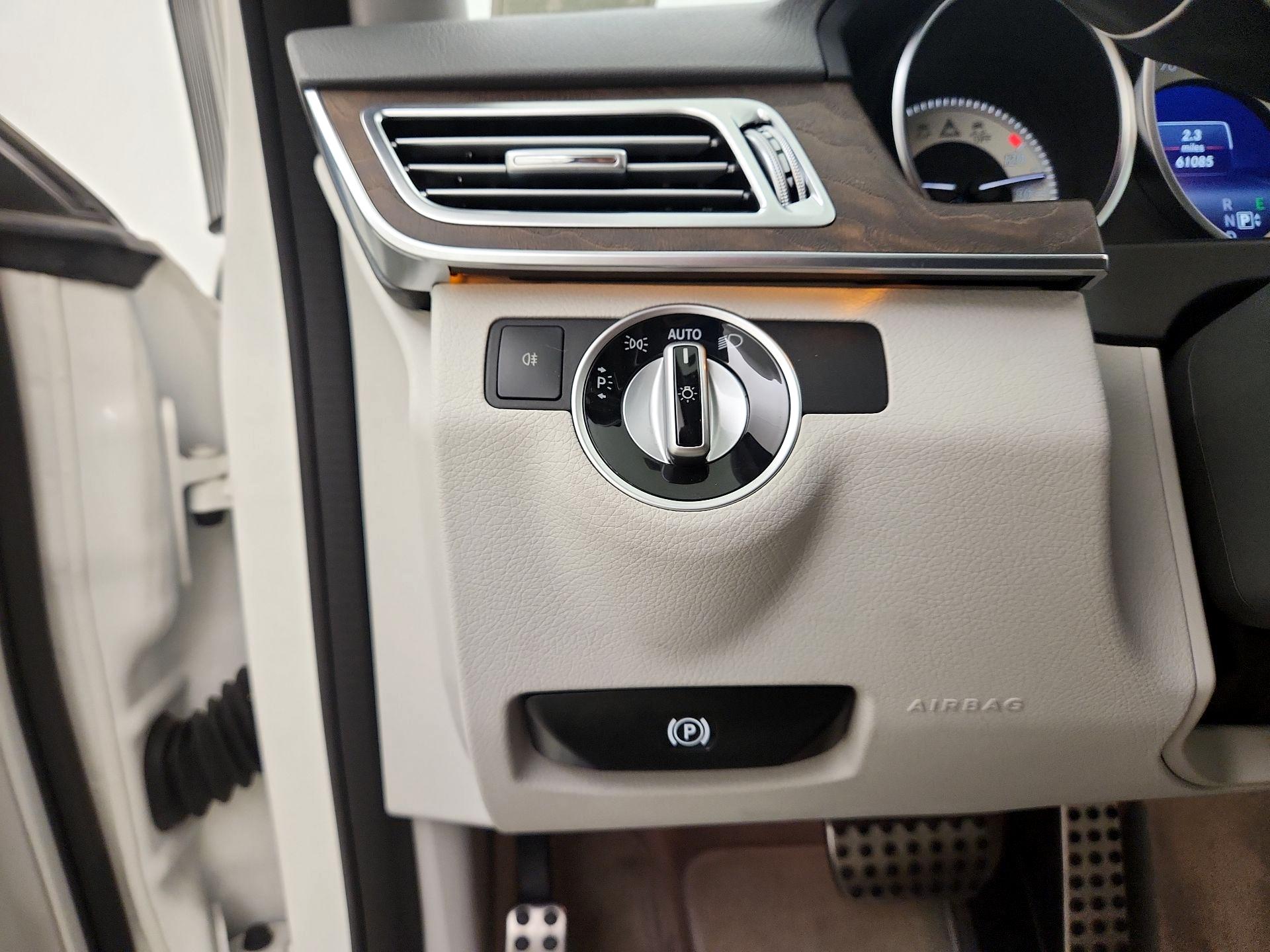 Thumbnail: 2015 Mercedes-Benz E-Class - 13