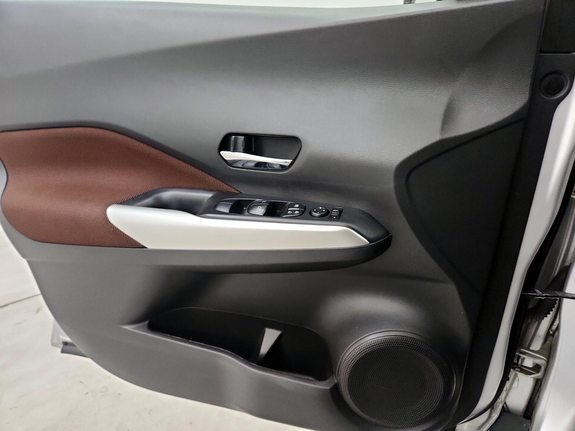 Thumbnail: 2018 Nissan Kicks - 12