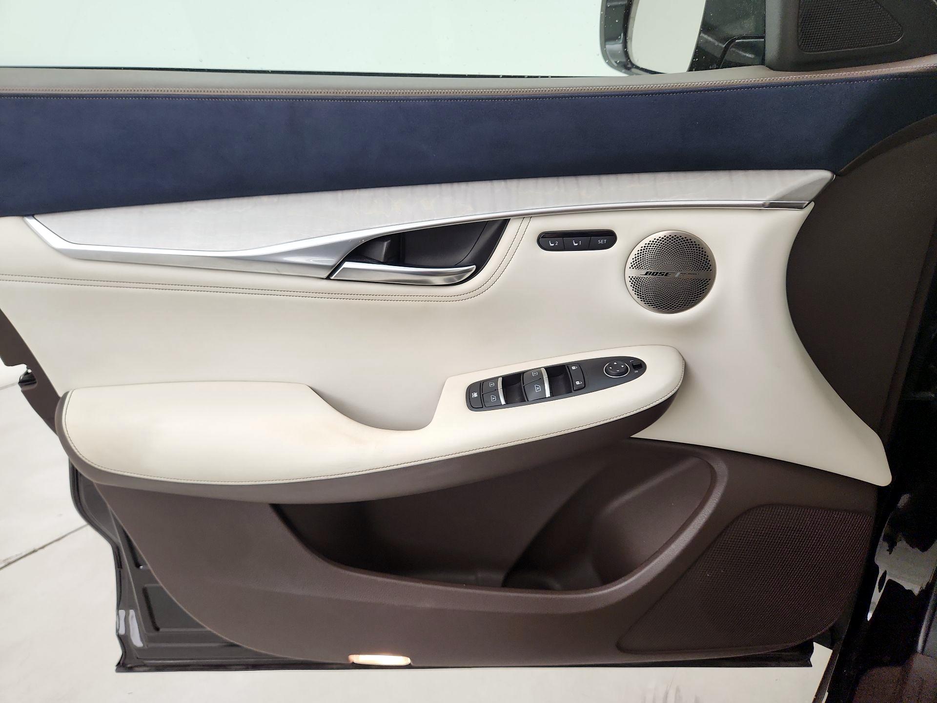 Thumbnail: 2019 INFINITI QX50 - 12