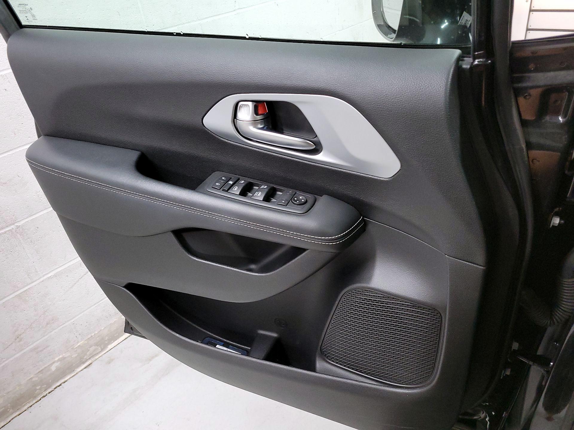 Thumbnail: 2020 Chrysler Pacifica - 12