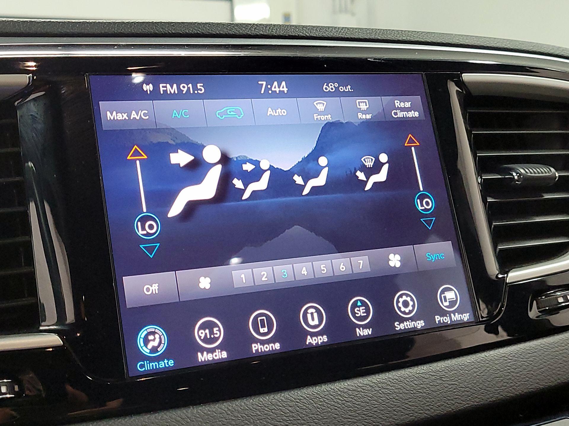 Thumbnail: 2020 Chrysler Pacifica - 17