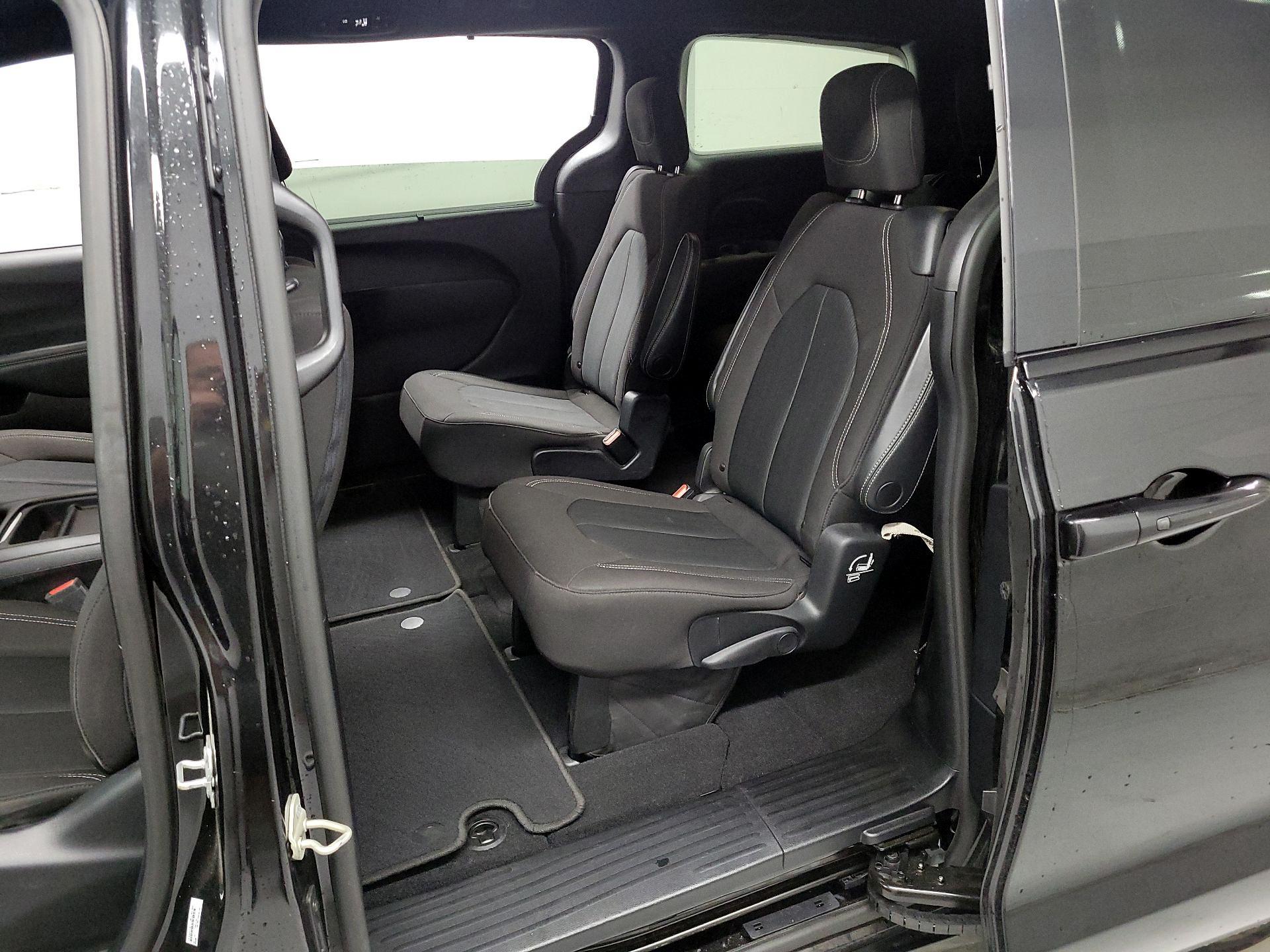 Thumbnail: 2020 Chrysler Pacifica - 20